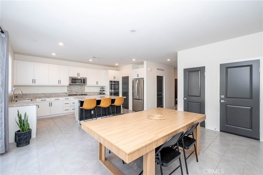 Rialto, California, 92377, United States, 4 Bedrooms Bedrooms, ,3 BathroomsBathrooms,Residential,For Sale,1982735