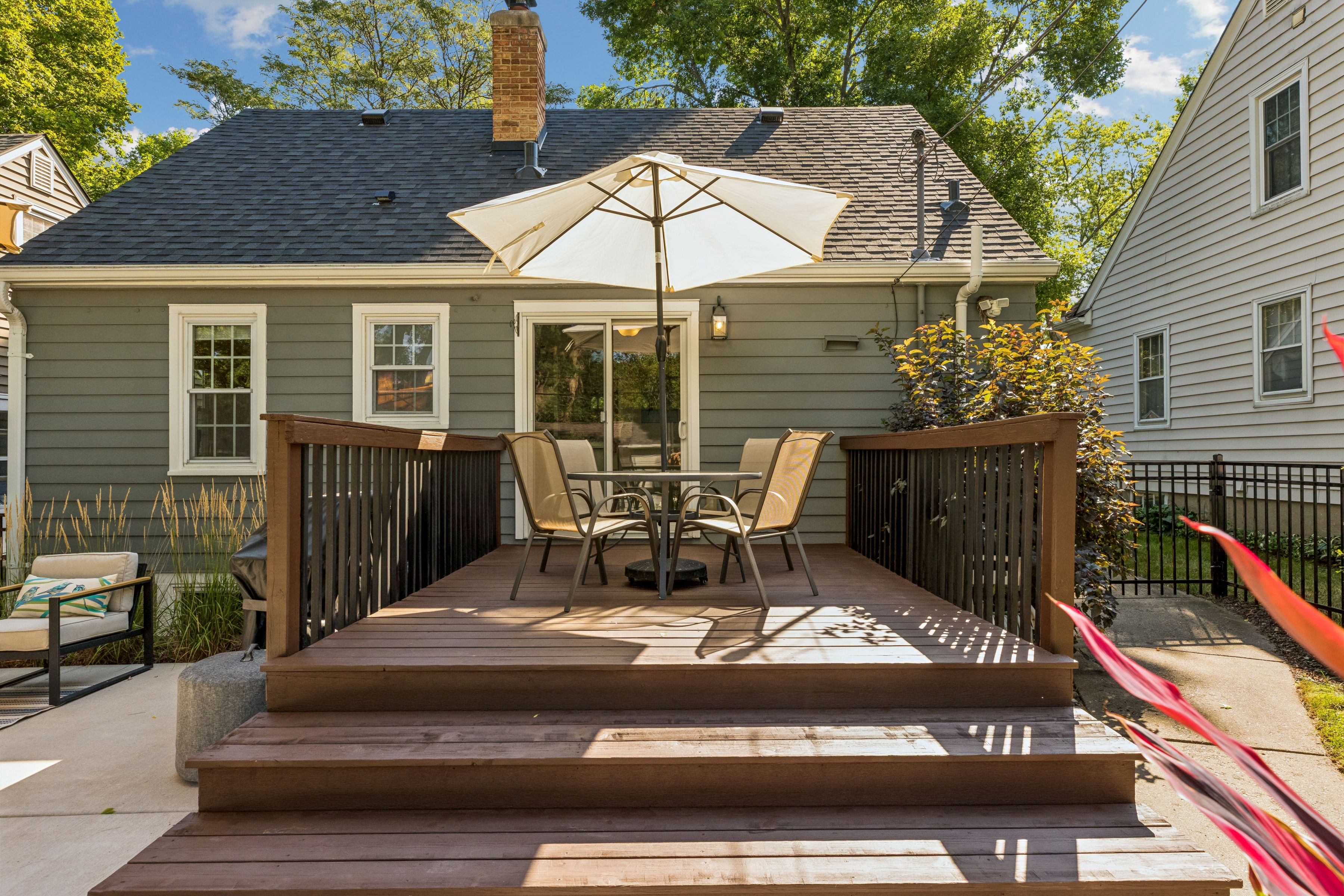  Updated Saint Louis Park Bungalow with Timeless Charm - 物件實景