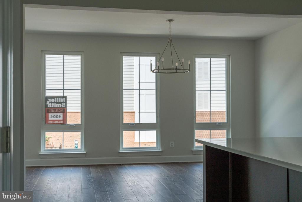 Woodbridge, Virginia, 22191, United States, 3 Bedrooms Bedrooms, ,4 BathroomsBathrooms,Residential,For Sale,1984247