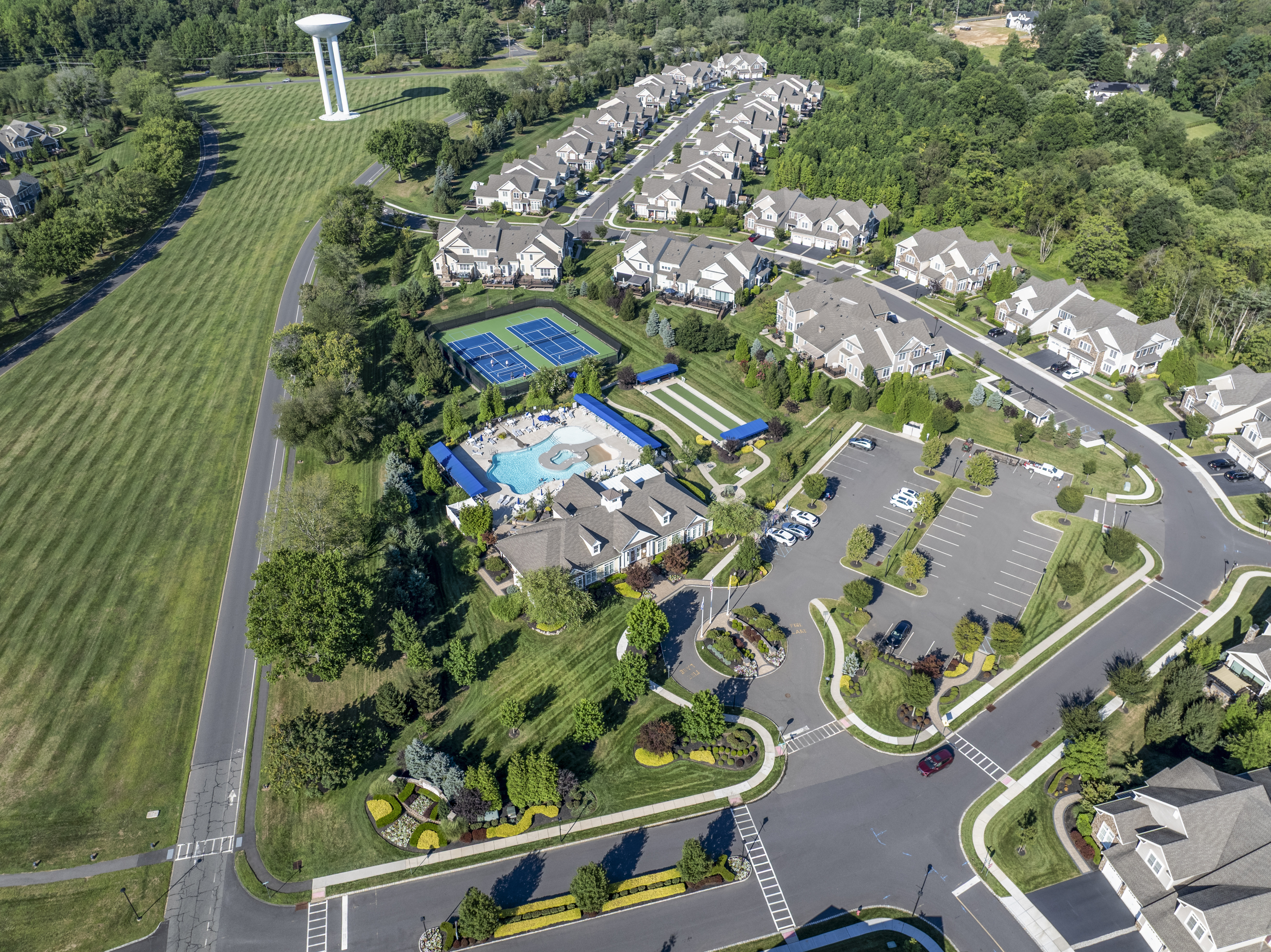 Holmdel, New Jersey, 07733, United States, 3 Bedrooms Bedrooms, ,4 BathroomsBathrooms,Residential,For Sale,1923321
