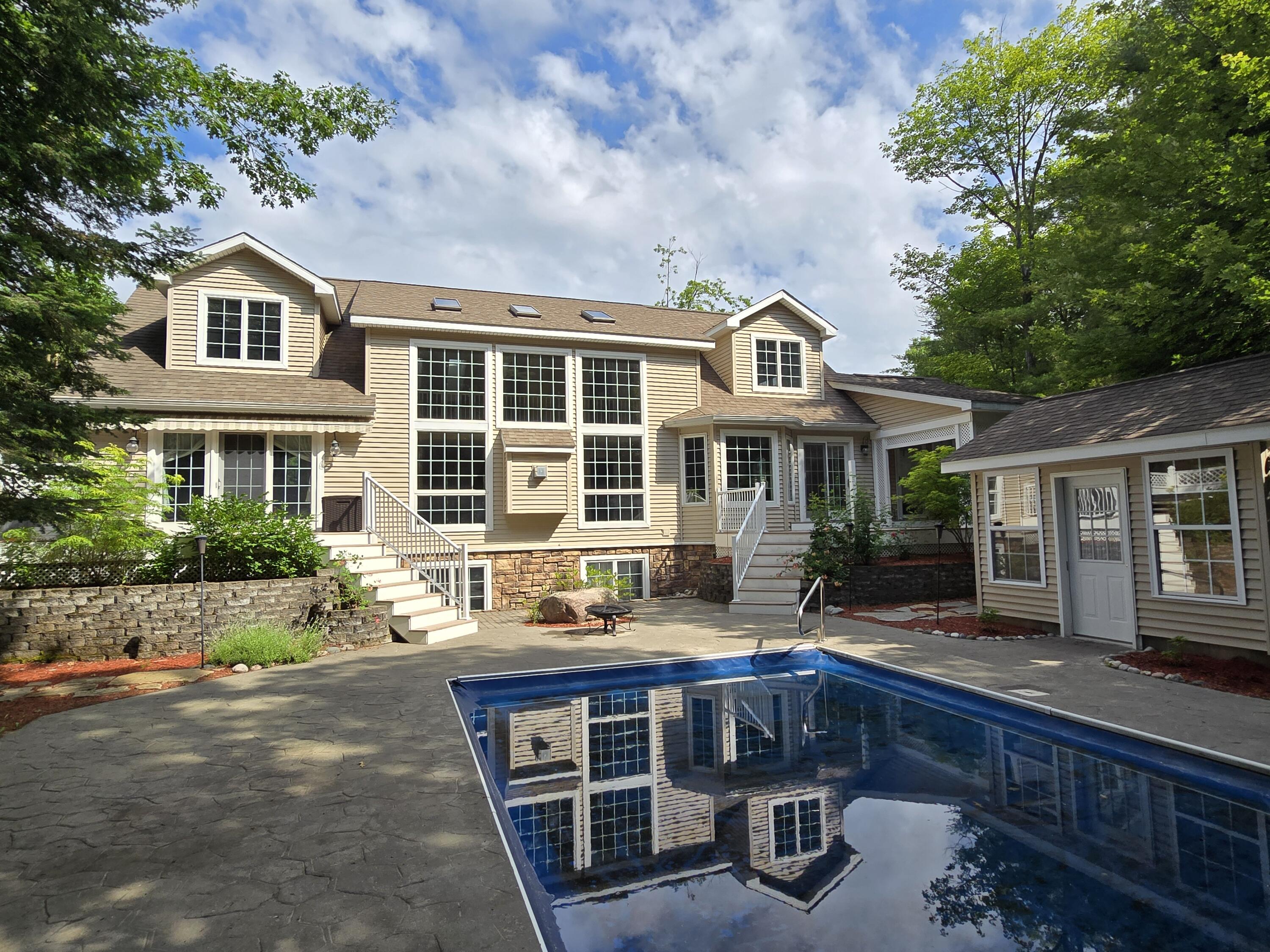 Alpena, Michigan, 49707, United States, 4 Bedrooms Bedrooms, ,4 BathroomsBathrooms,Residential,For Sale,1922975
