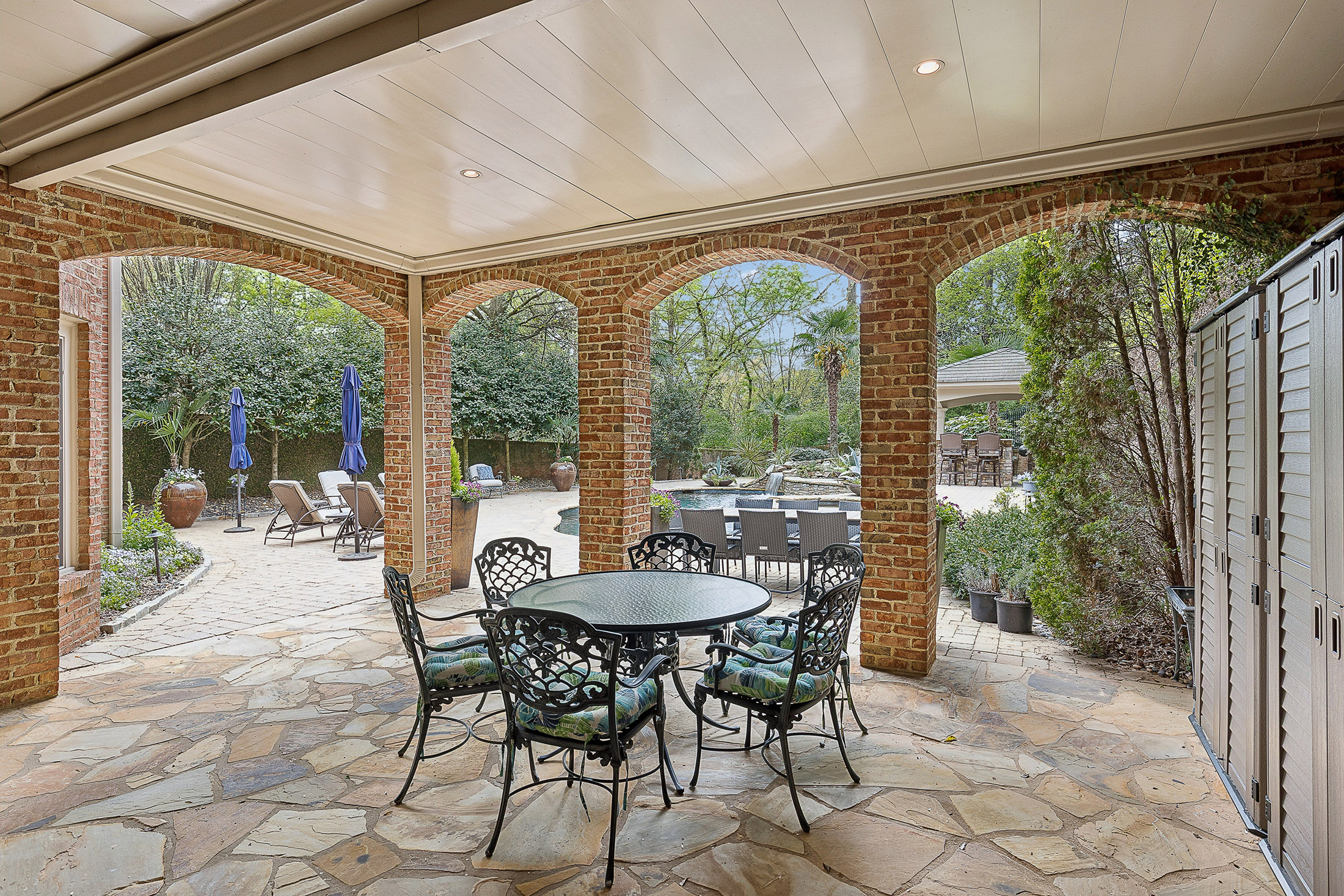  Exquisite Gated Brick and Stone Estate in Sought-after Chastain Park Area - 物件實景