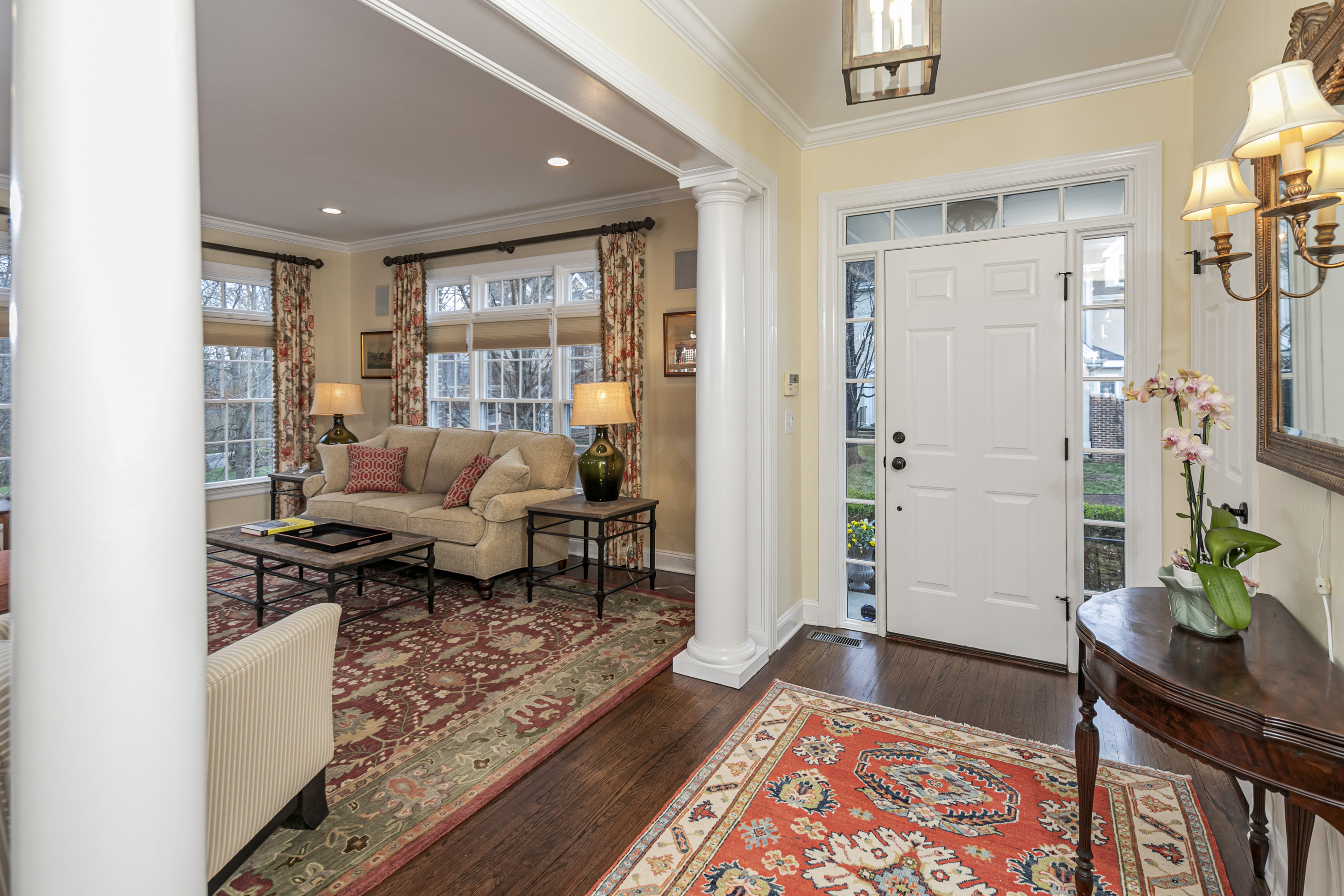  Exceptional Design and Thoughtful Updates in a Rare Governors Lane Offering - 物件實景