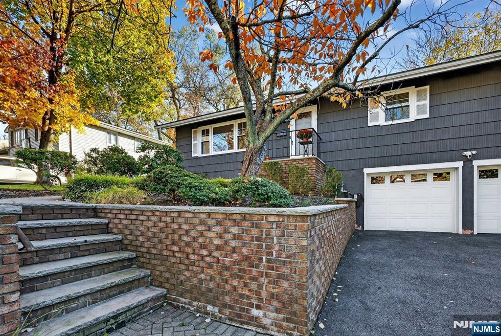 Hillsdale, New Jersey, 07642, United States, 3 Bedrooms Bedrooms, ,2 BathroomsBathrooms,Residential,For Sale,1987903