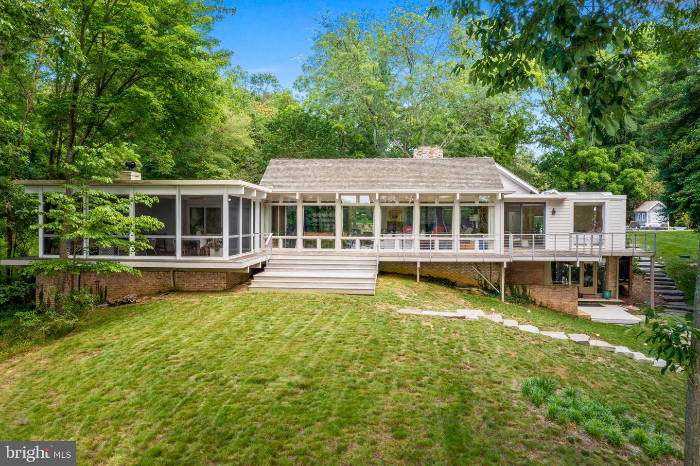 Annapolis, Maryland, 21403, United States, 5 Bedrooms Bedrooms, ,4 BathroomsBathrooms,Residential,For Sale,1895368