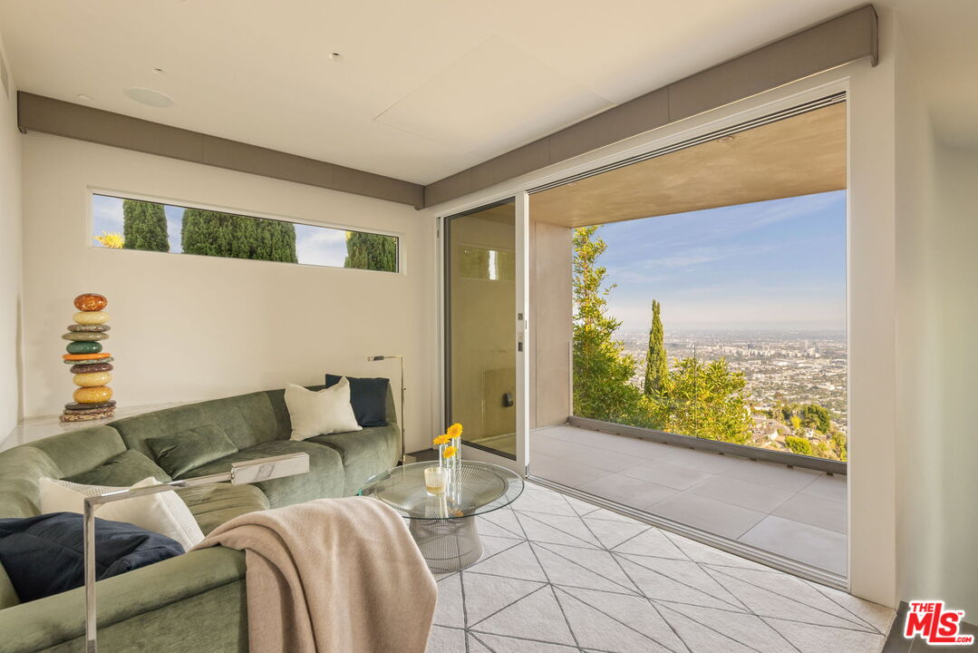 Los Angeles, California, 90046, United States, 3 Bedrooms Bedrooms, ,3 BathroomsBathrooms,Residential,For Sale,1908229