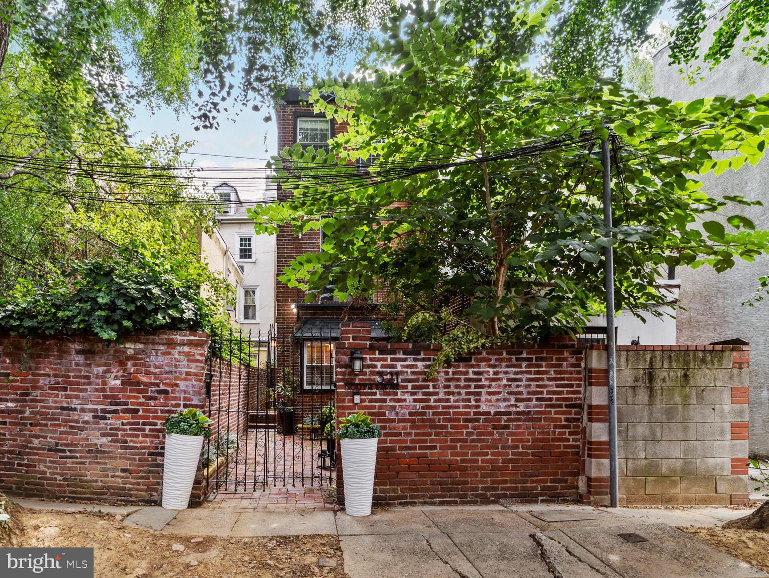 PHILADELPHIA, Pennsylvania, 19107, United States, 3 Bedrooms Bedrooms, ,3 BathroomsBathrooms,Residential,For Sale,1989862
