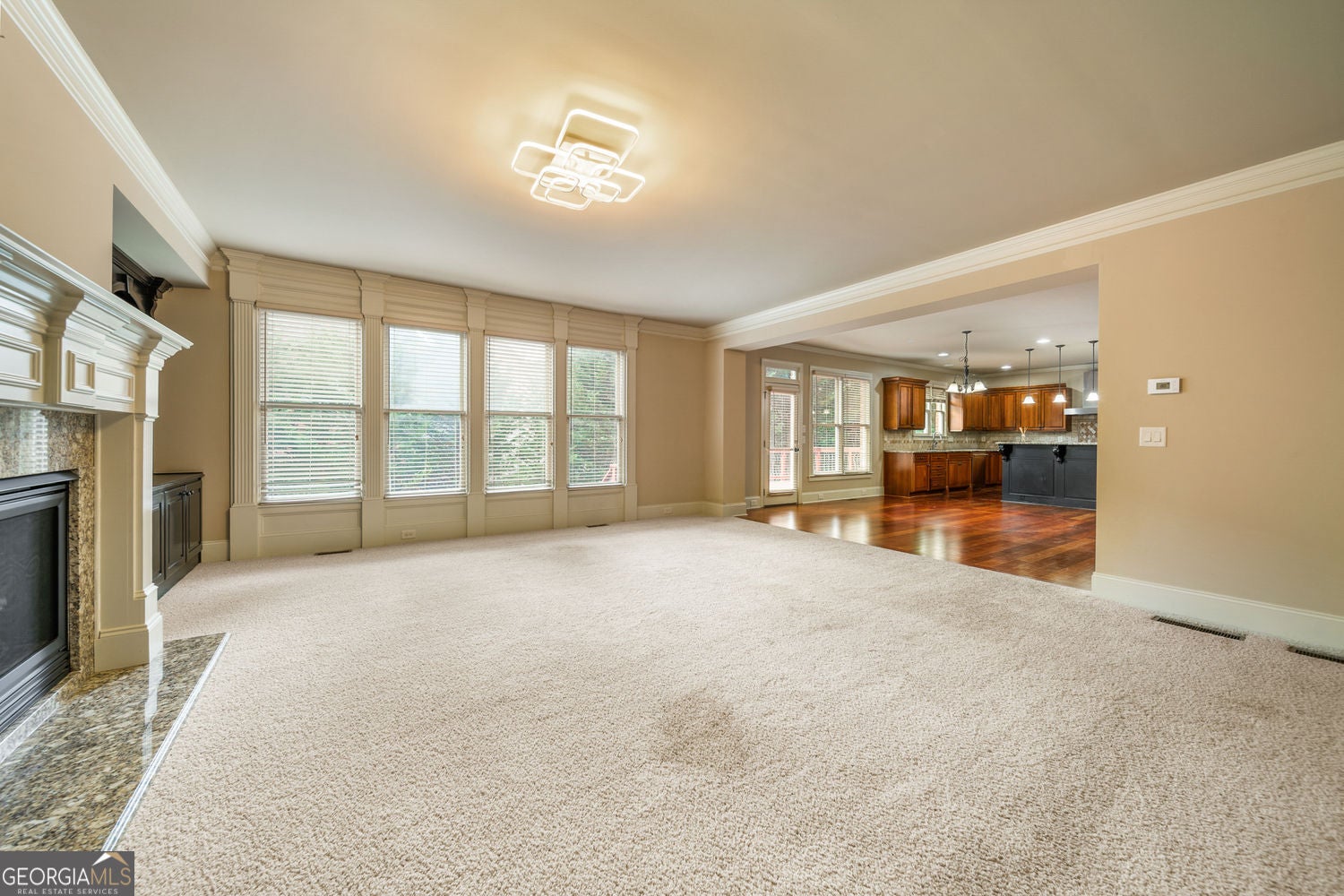 Snellville, Georgia, 30078, United States, 4 Bedrooms Bedrooms, ,5 BathroomsBathrooms,Residential,For Sale,1992513