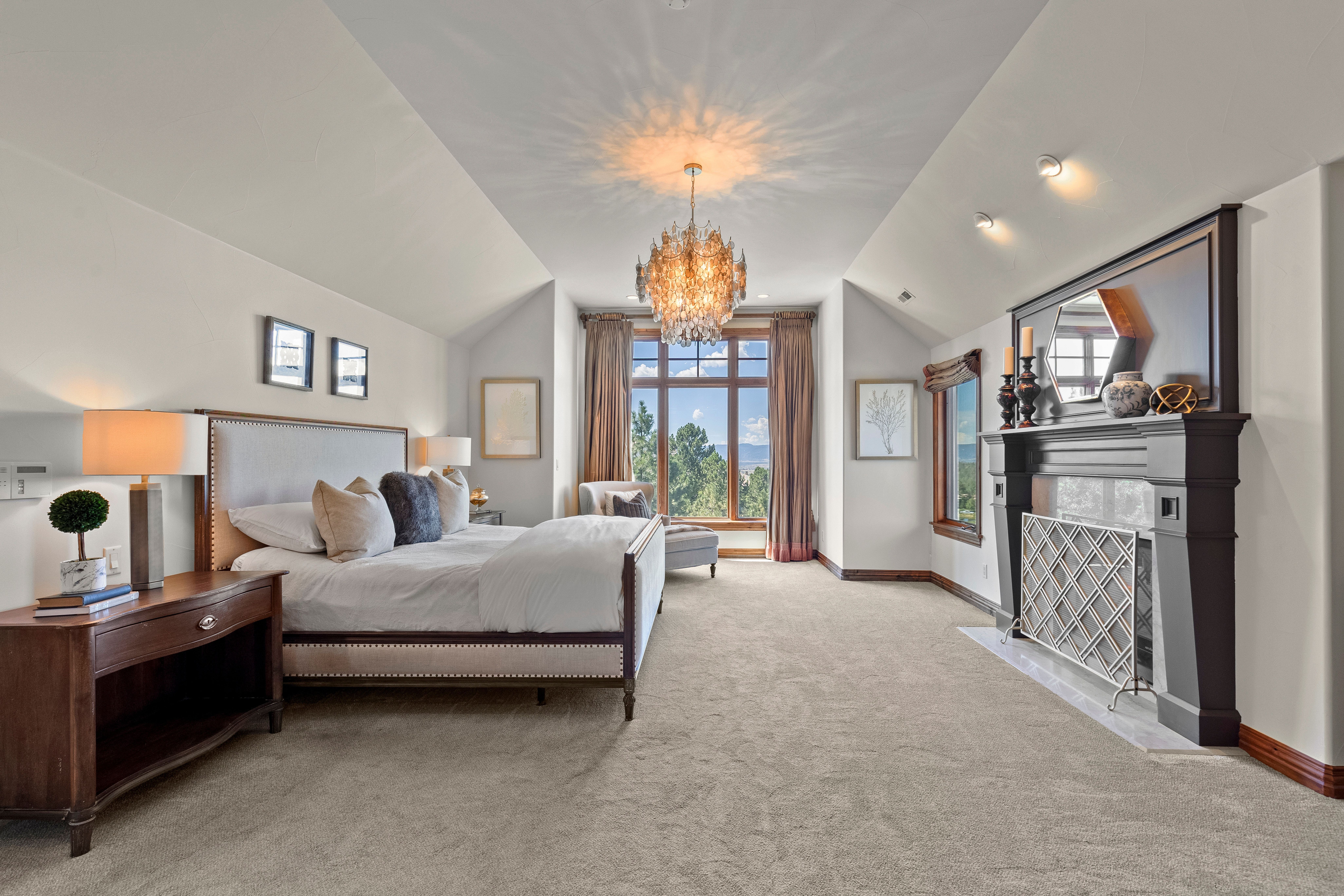  Distinguished 5 Bed  7 Bath Legacy Estate in Castle Pines Village - 物件實景