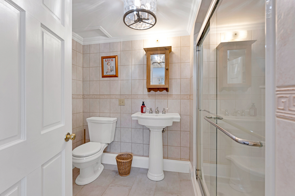 Drummond-North Elmsley, Ontario, K7H0G5, CA, 8 Bedrooms Bedrooms, ,7 BathroomsBathrooms,Residential,For Sale,1991661