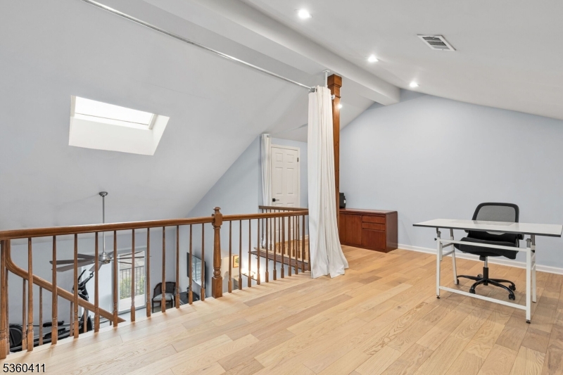 Scotch Plains Twp., New Jersey, 07076, United States, 2 Bedrooms Bedrooms, ,3 BathroomsBathrooms,Residential,For Sale,1999583