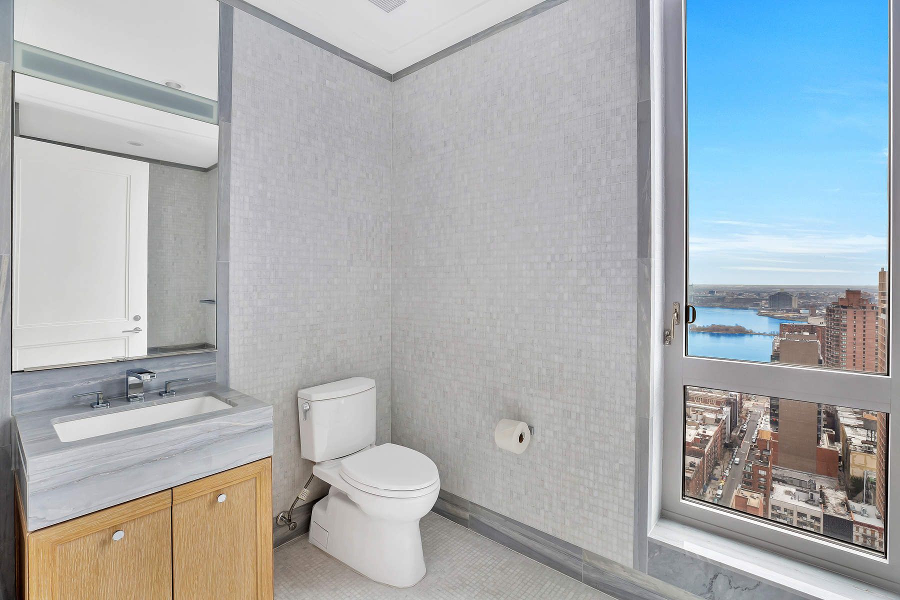  200 East 95th Street - 物件實景