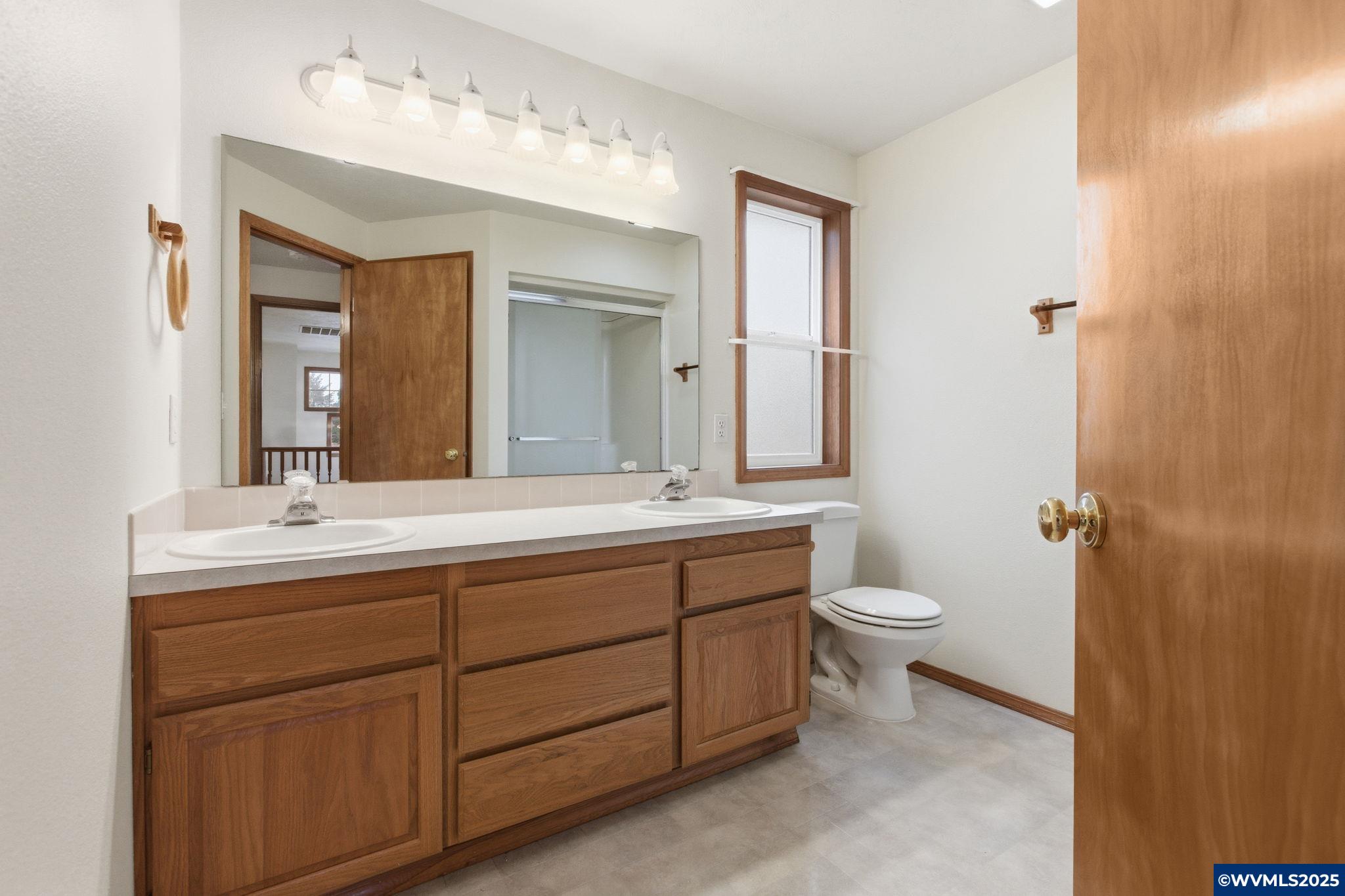 Corvallis, Oregon, 97333, United States, 4 Bedrooms Bedrooms, ,3 BathroomsBathrooms,Residential,For Sale,1999072