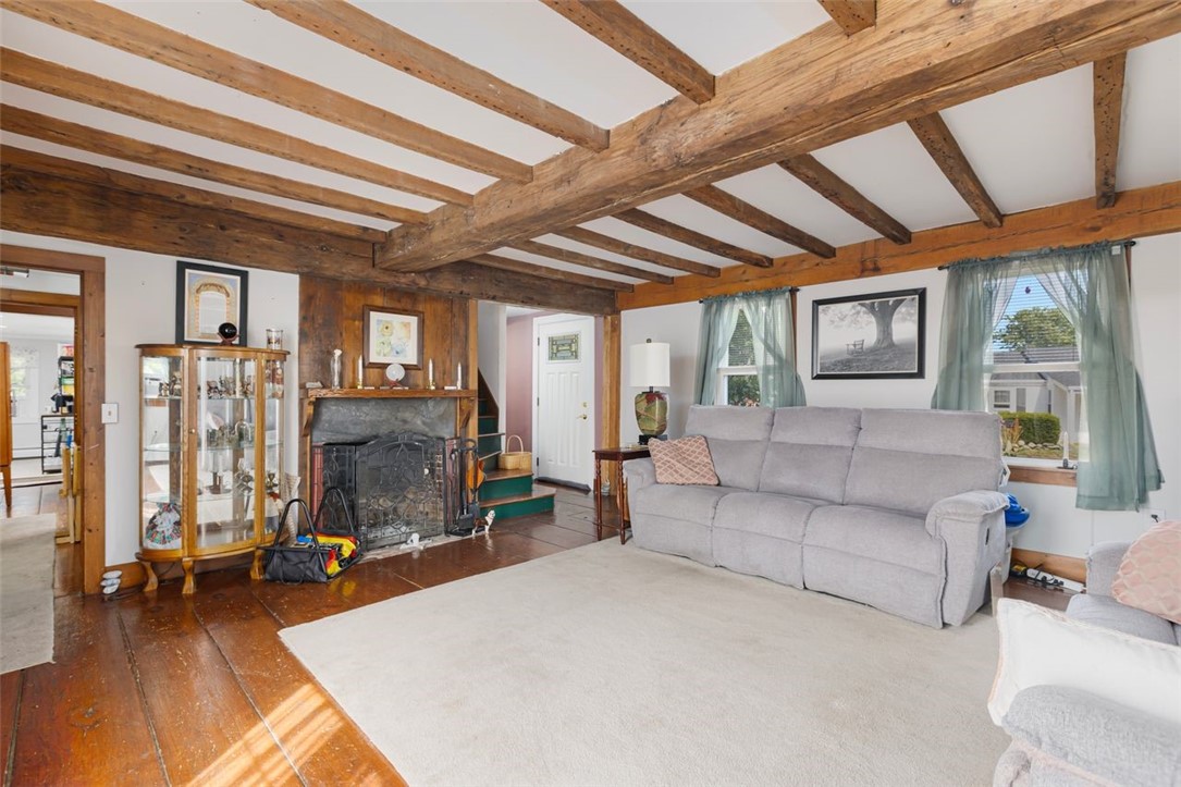 North Kingstown, Rhode Island, 02852, United States, 3 Bedrooms Bedrooms, ,2 BathroomsBathrooms,Residential,For Sale,1991417