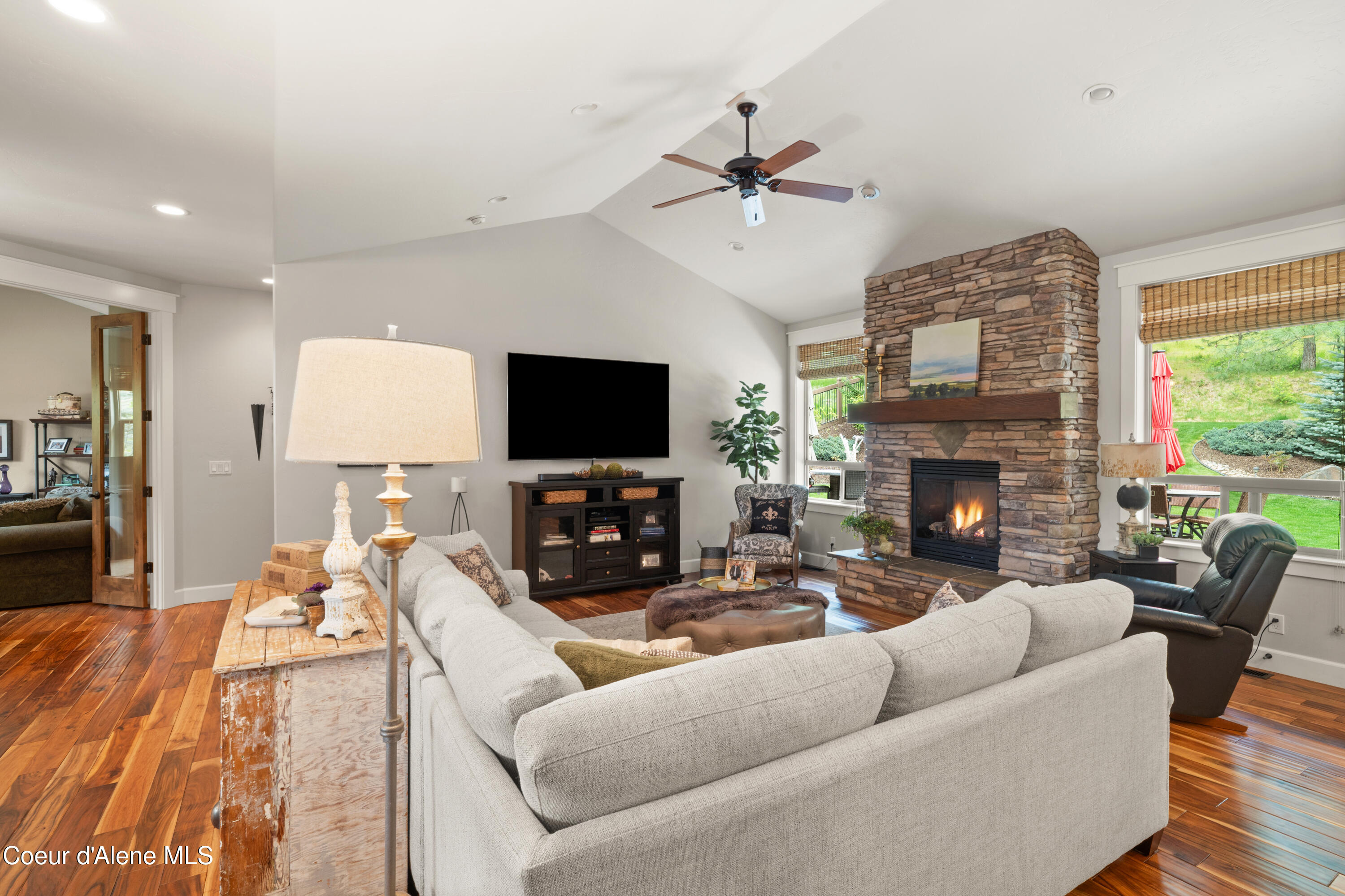 Coeur d'Alene, Idaho, 83815, United States, 5 Bedrooms Bedrooms, ,4 BathroomsBathrooms,Residential,For Sale,2048634