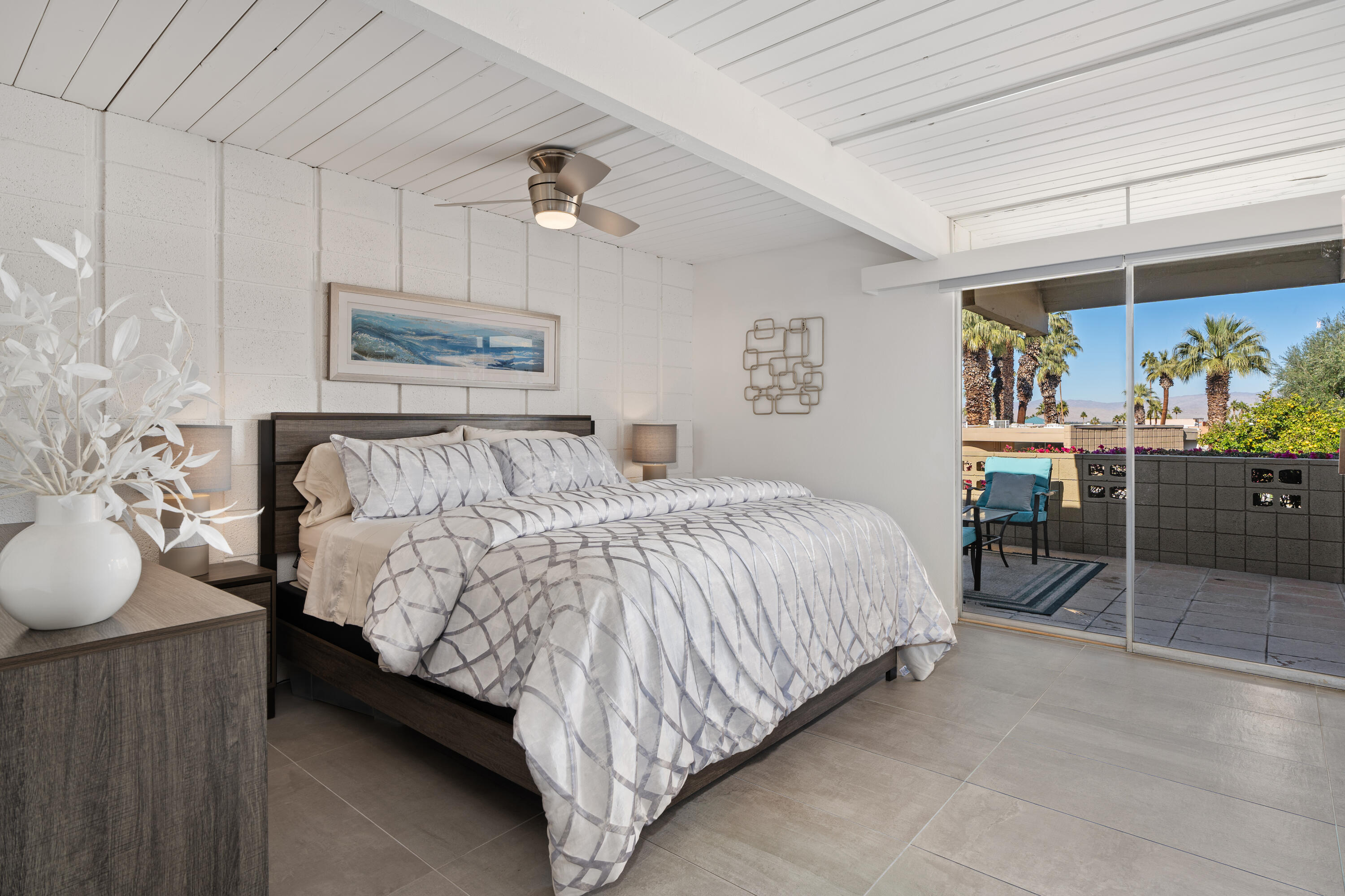 Palm Desert, California, 92260, United States, 2 Bedrooms Bedrooms, ,1 BathroomBathrooms,Residential,For Sale,1994771