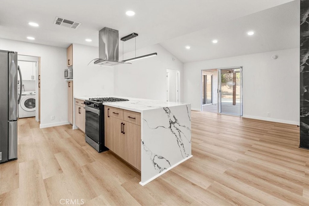 Palm Springs, California, 92262, United States, 3 Bedrooms Bedrooms, ,2 BathroomsBathrooms,Residential,For Sale,1885762