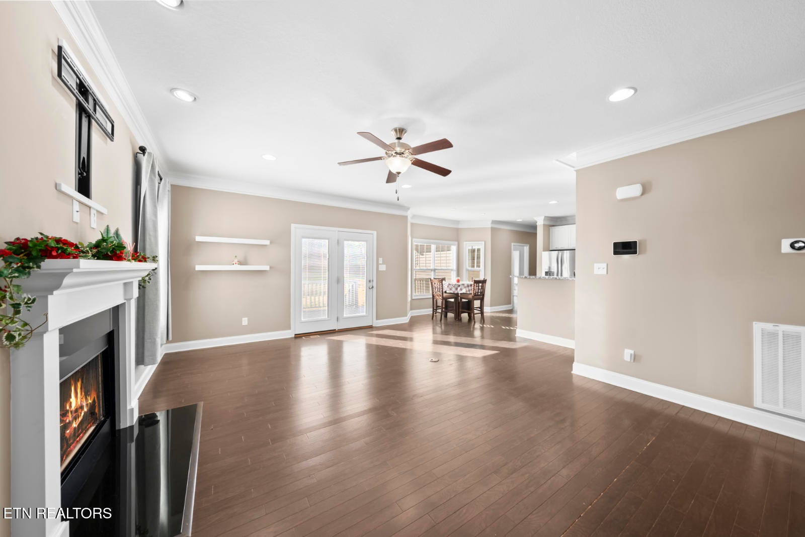 Oak Ridge, Tennessee, 37830, United States, 4 Bedrooms Bedrooms, ,3 BathroomsBathrooms,Residential,For Sale,2003025