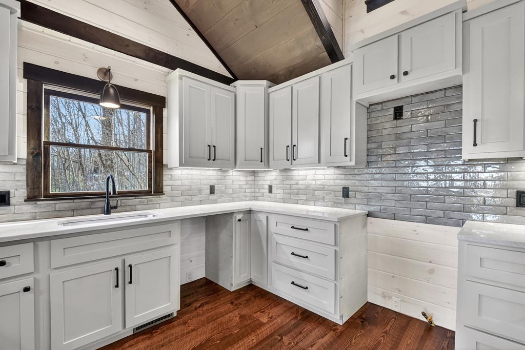 Mineral Bluff, Georgia, 30559, United States, 4 Bedrooms Bedrooms, ,4 BathroomsBathrooms,Residential,For Sale,2010498