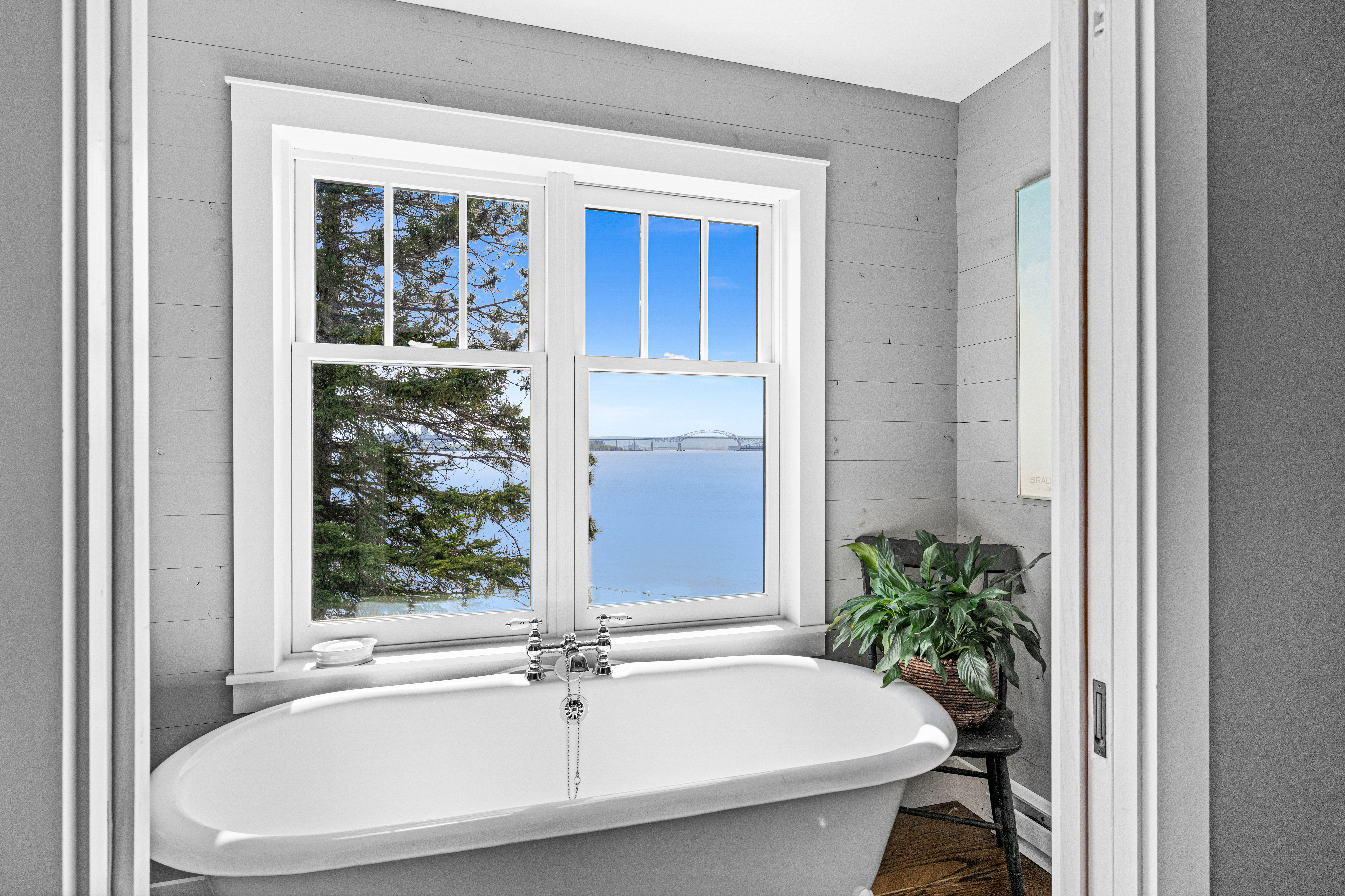 Craftsman Waterfront Retreat with Guest Quarters and Bay Views - 物件實景