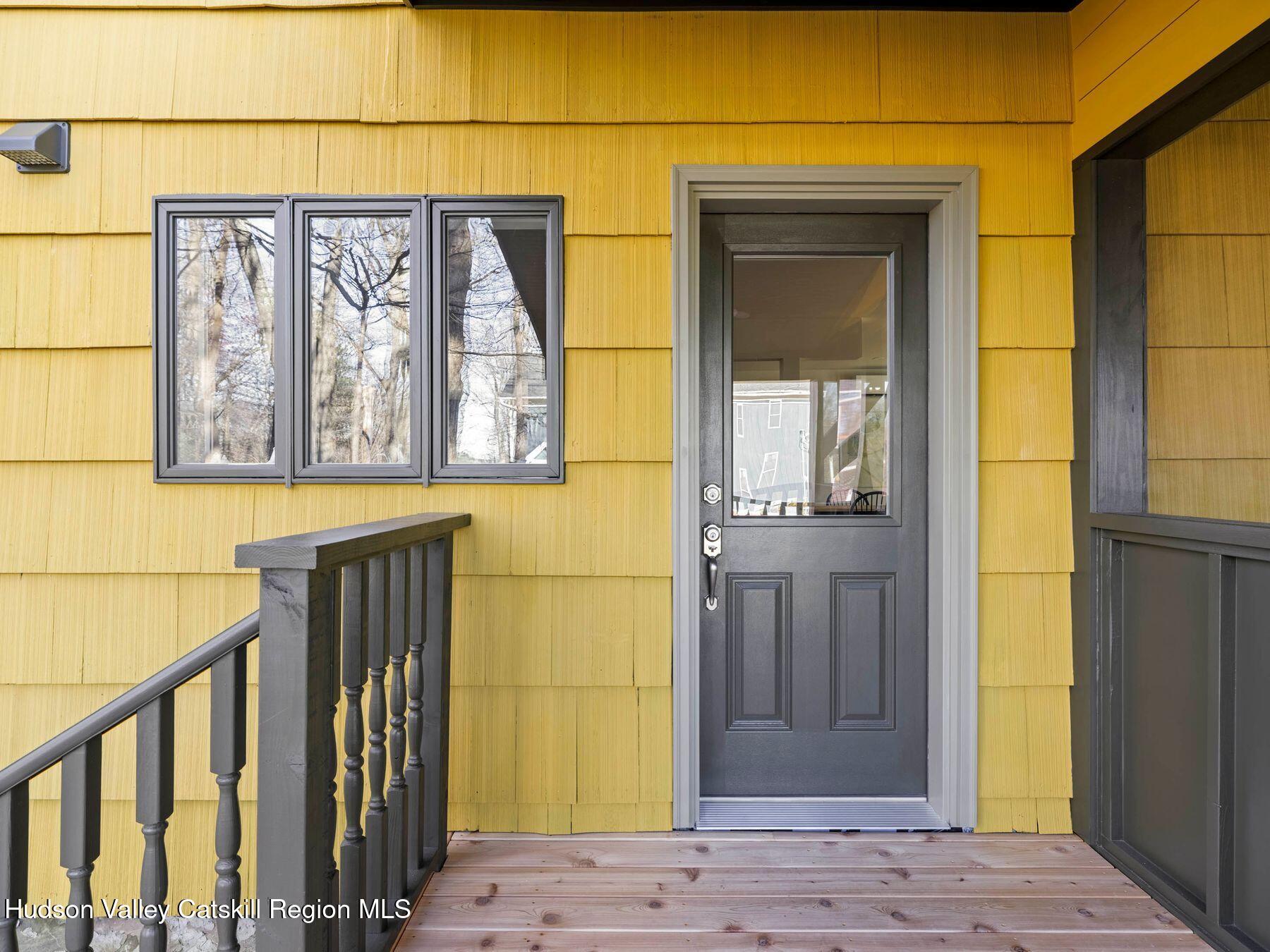 Rosendale, New York, 12472, United States, 3 Bedrooms Bedrooms, ,3 BathroomsBathrooms,Residential,For Sale,1998107