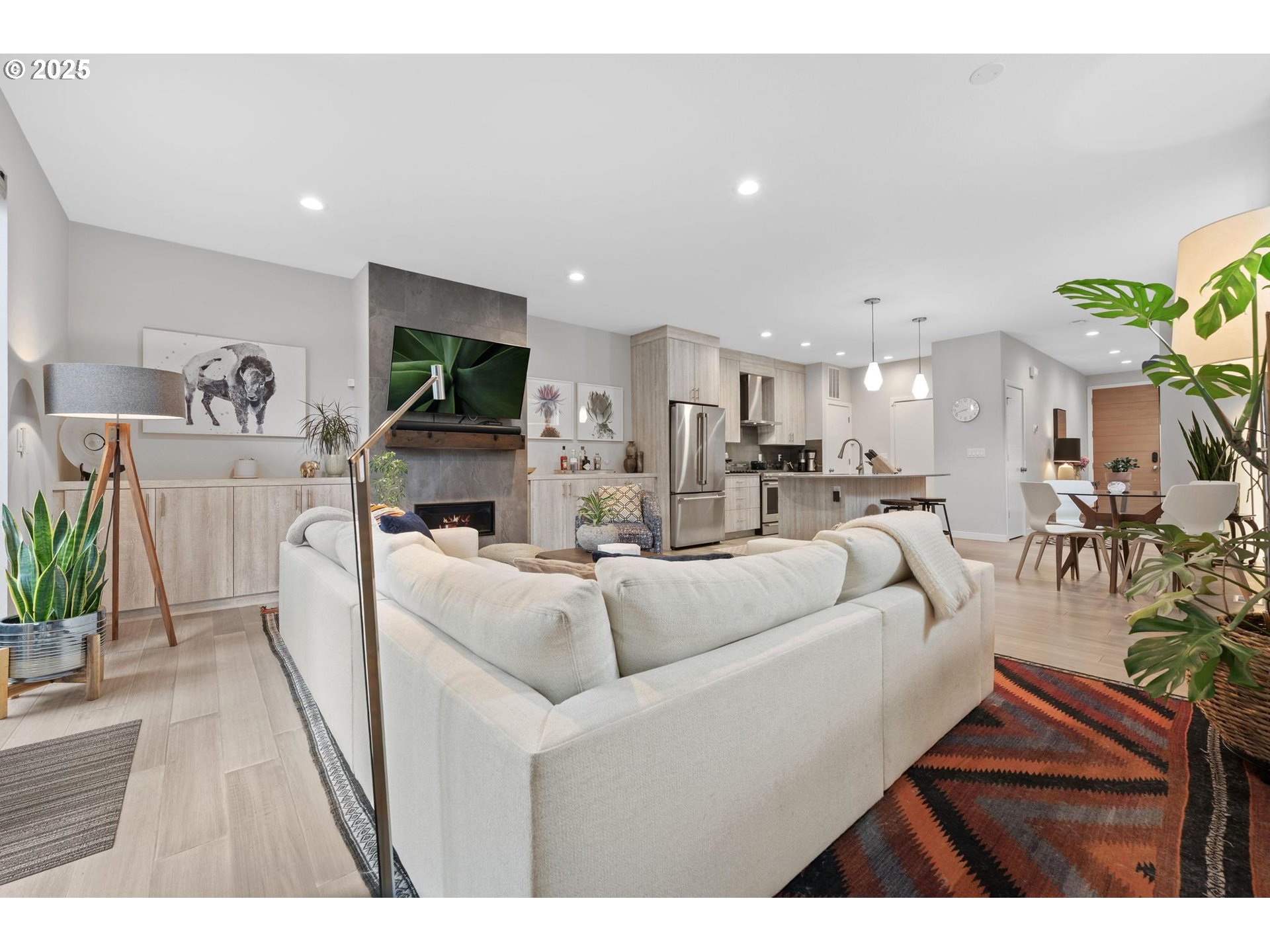 Portland, Oregon, 97211, United States, 3 Bedrooms Bedrooms, ,2 BathroomsBathrooms,Residential,For Sale,1926283