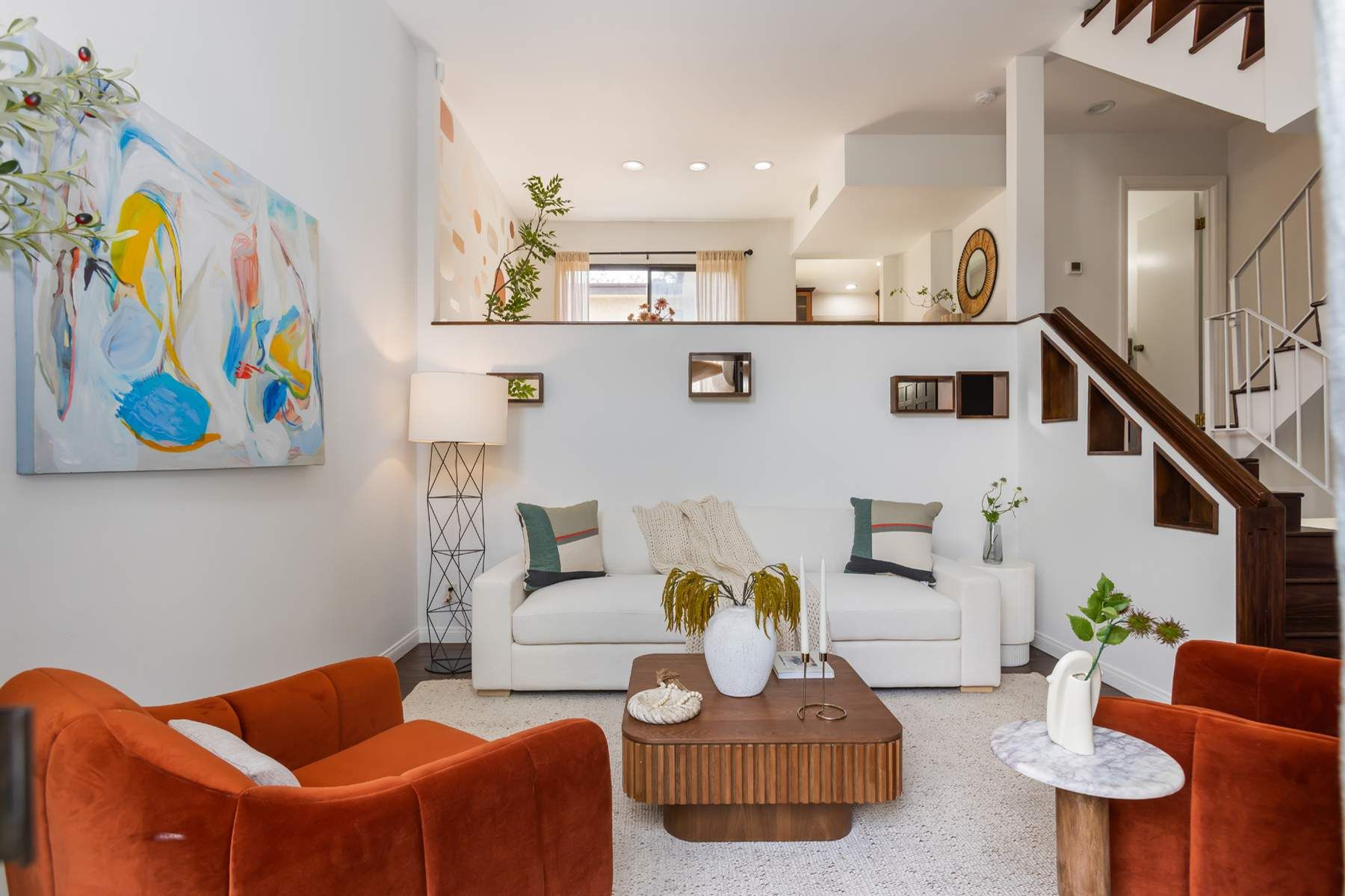  9131 Burnet Avenue, #5 - 物件實景