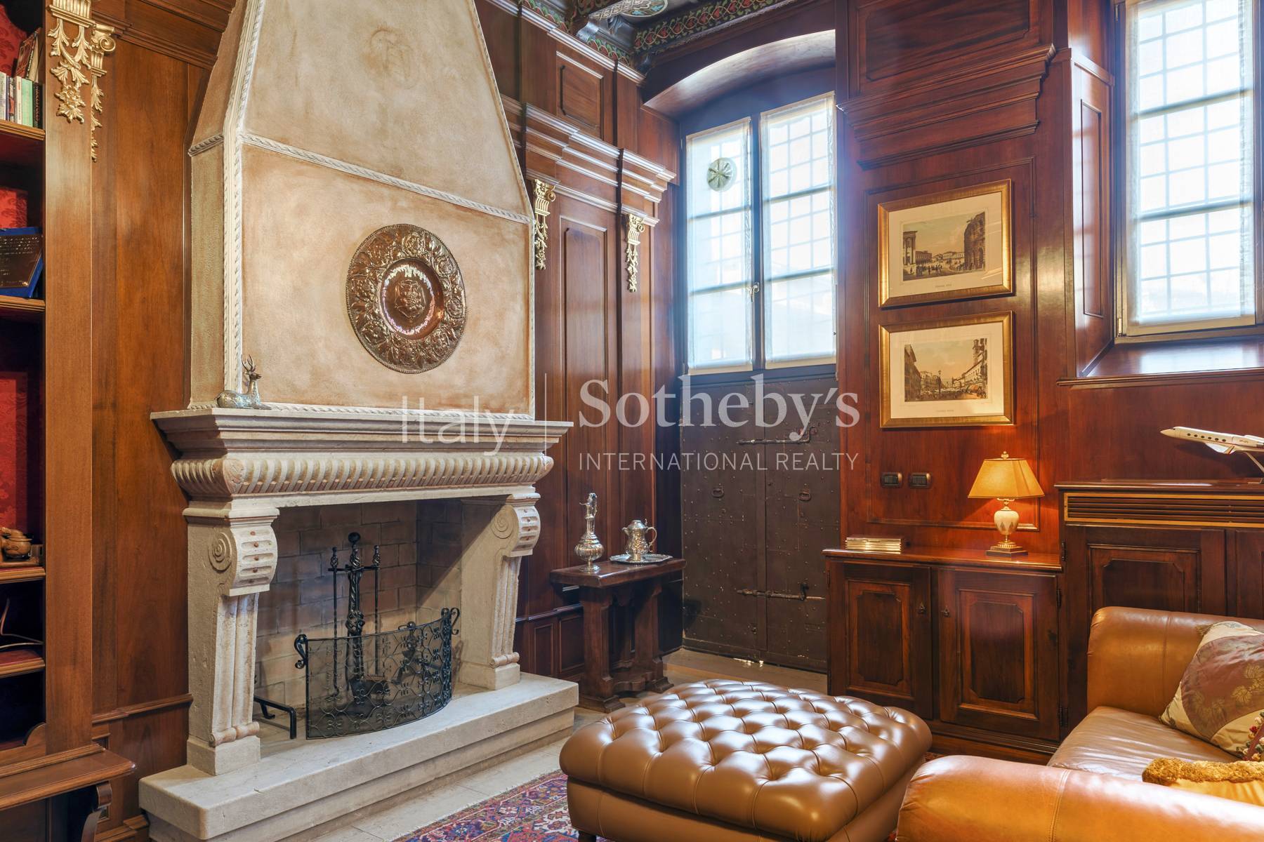  Iconic frescoed residence with terrace in Piazza delle Erbe - 物件實景