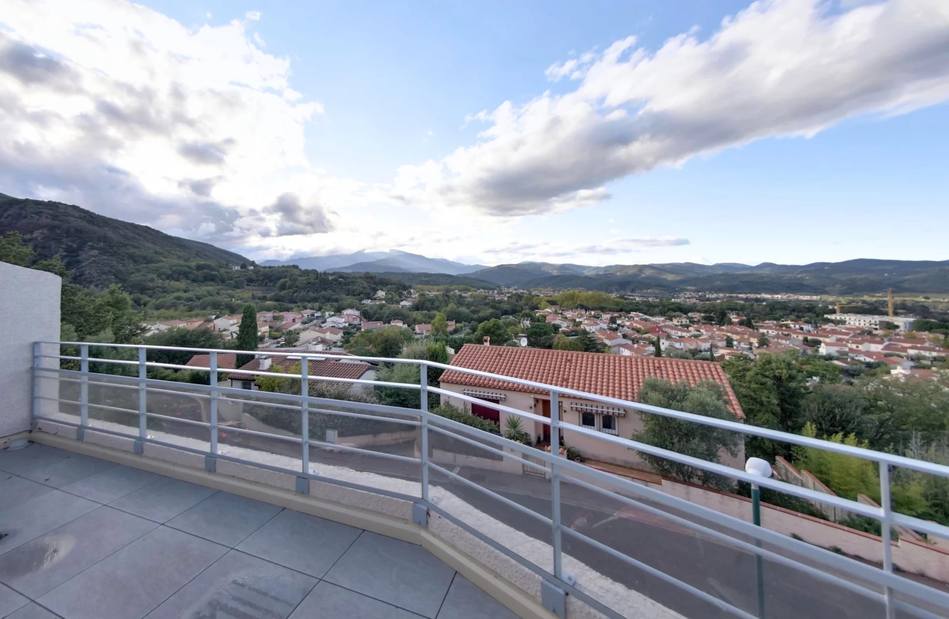Céret, Occitanie, 66400, FR, 4 Bedrooms Bedrooms, ,4 BathroomsBathrooms,Residential,For Sale,1736383