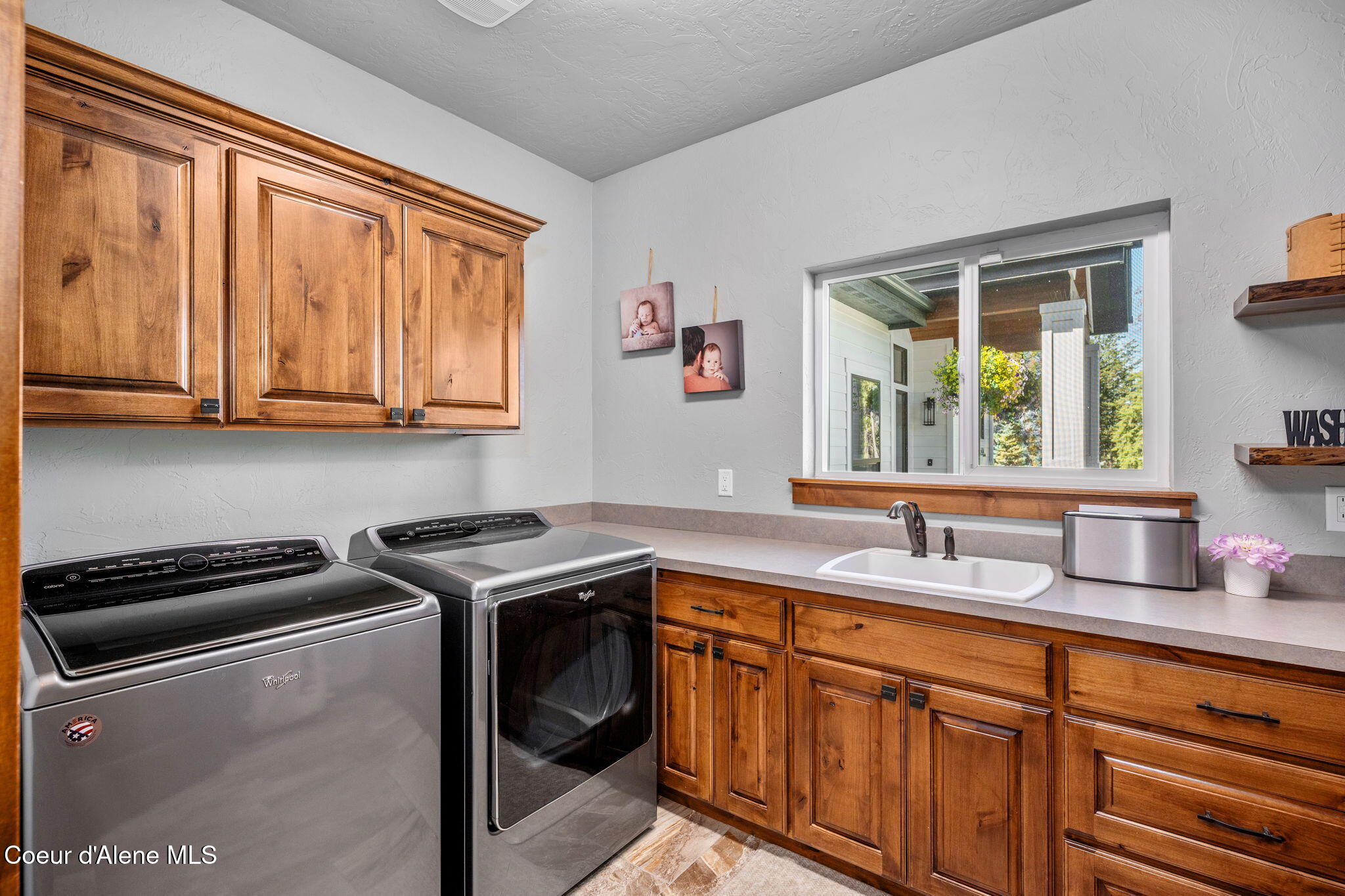 Coeur d'Alene, Idaho, 83814, United States, 3 Bedrooms Bedrooms, ,3 BathroomsBathrooms,Residential,For Sale,2010750