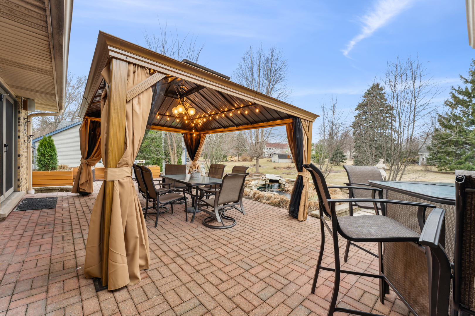 Mundelein, Illinois, 60060, United States, 4 Bedrooms Bedrooms, ,3 BathroomsBathrooms,Residential,For Sale,1743413
