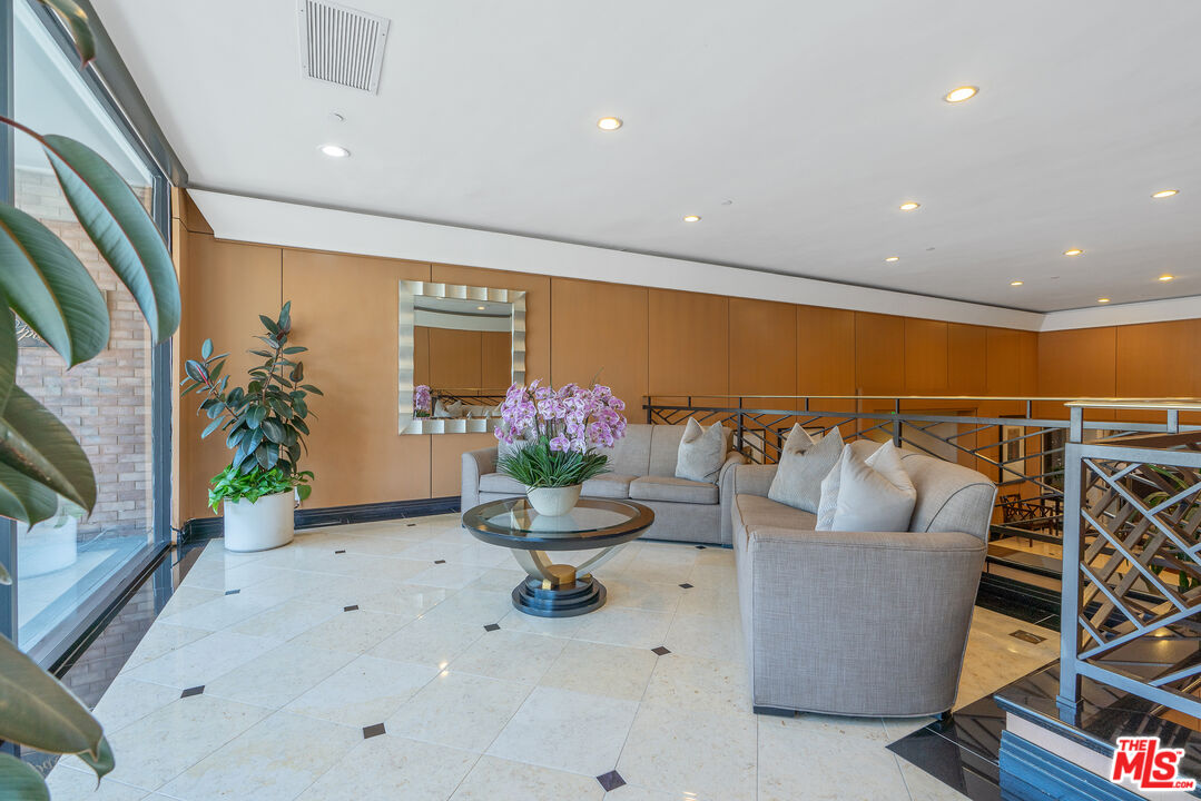 Beverly Hills, California, 90212, United States, 2 Bedrooms Bedrooms, ,3 BathroomsBathrooms,Residential,For Sale,1891933