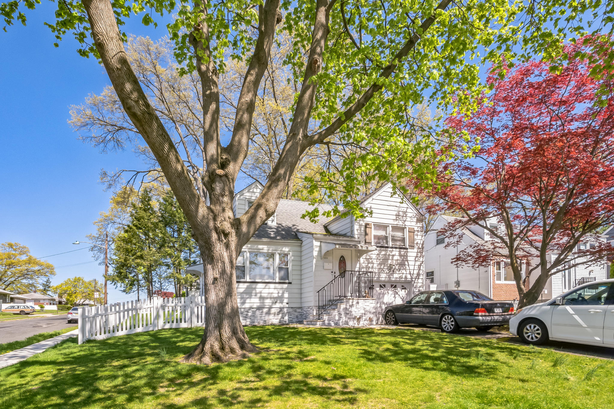 Elmwood Park, New Jersey, 07407, United States, 3 Bedrooms Bedrooms, ,2 BathroomsBathrooms,Residential,For Sale,1982757