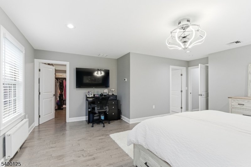 Mount Olive Twp., New Jersey, 07828, United States, 5 Bedrooms Bedrooms, ,3 BathroomsBathrooms,Residential,For Sale,2001791