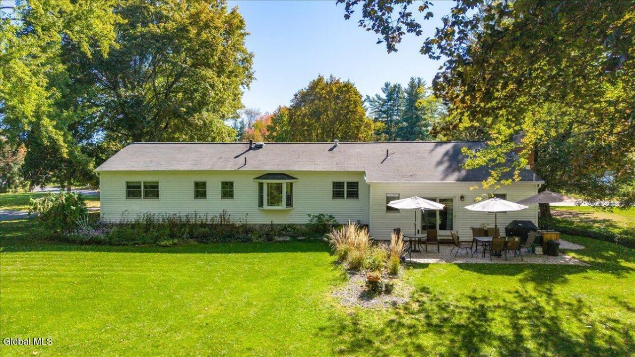Clifton Park, New York, 12065, United States, 4 Bedrooms Bedrooms, ,3 BathroomsBathrooms,Residential,For Sale,1968691
