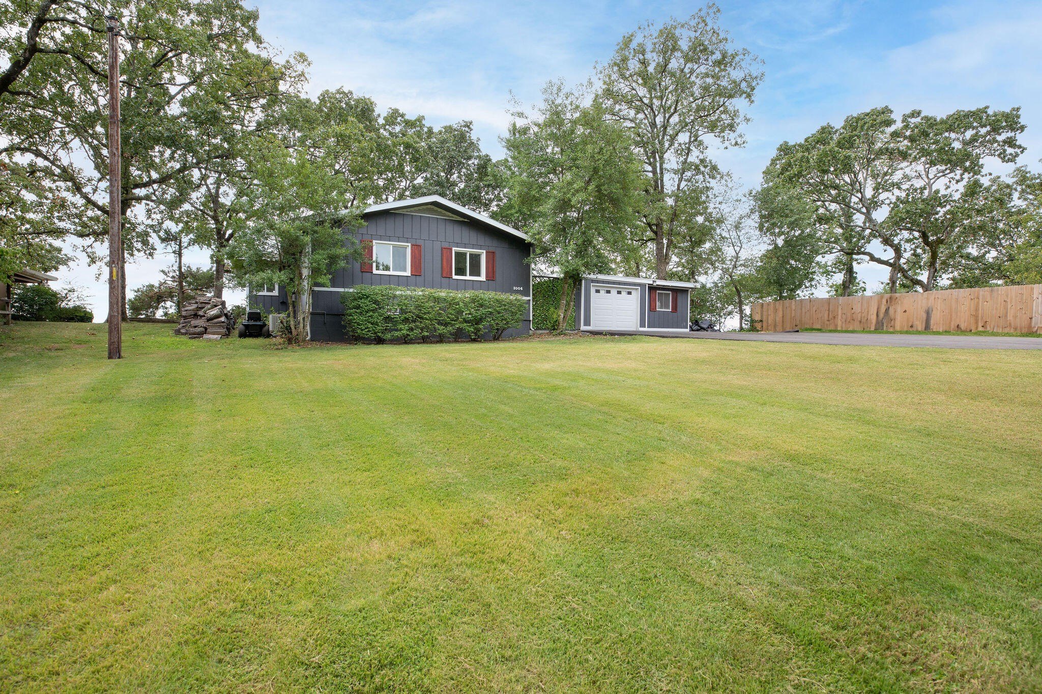 Branson, Missouri, 65616, United States, 3 Bedrooms Bedrooms, ,2 BathroomsBathrooms,Residential,For Sale,1976730