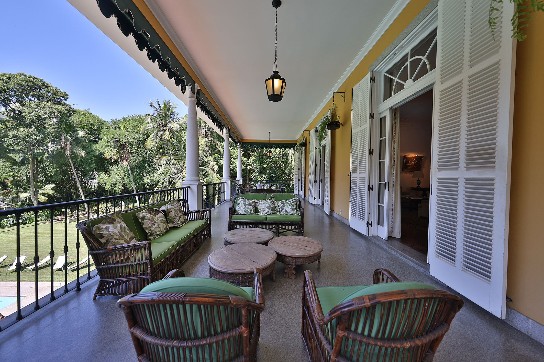  Estate surrounded by greenery with expansive grounds and amenities - 物件實景