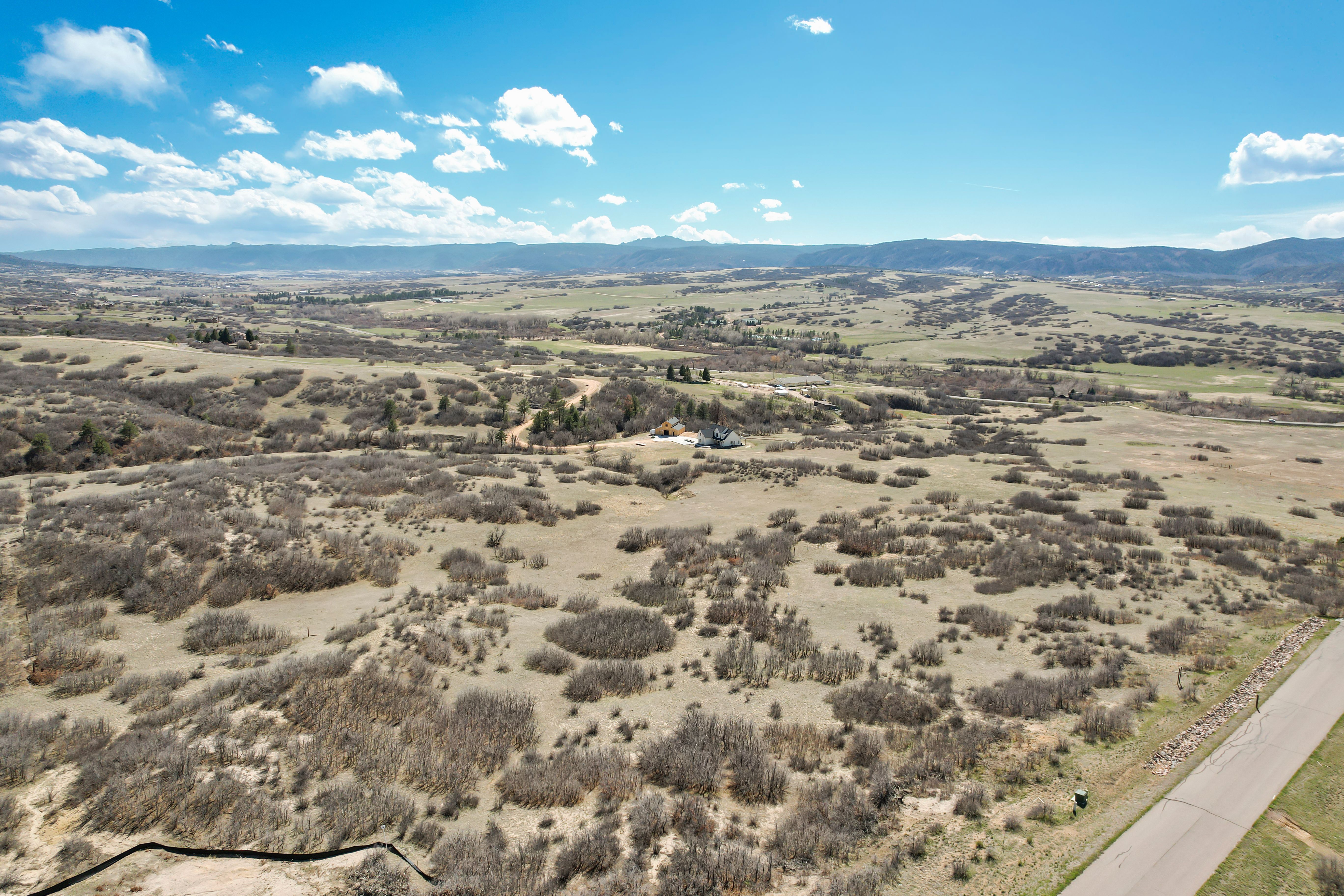  Gorgeous 4-acre lot - 物件實景