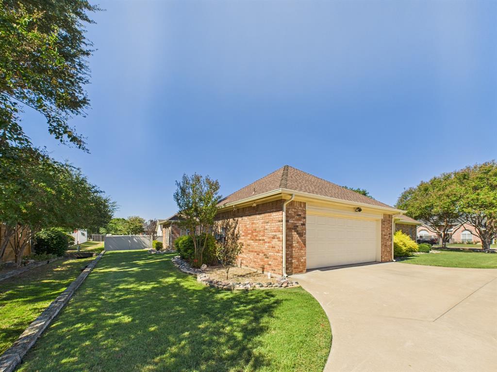 Waxahachie, Texas, 75165, United States, 3 Bedrooms Bedrooms, ,2 BathroomsBathrooms,Residential,For Sale,1977145