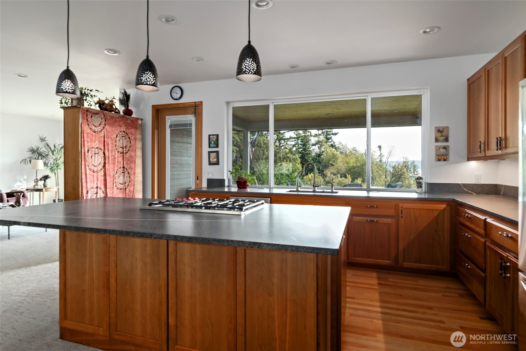 La Conner, Washington, 98257, United States, 2 Bedrooms Bedrooms, ,4 BathroomsBathrooms,Residential,For Sale,1951014