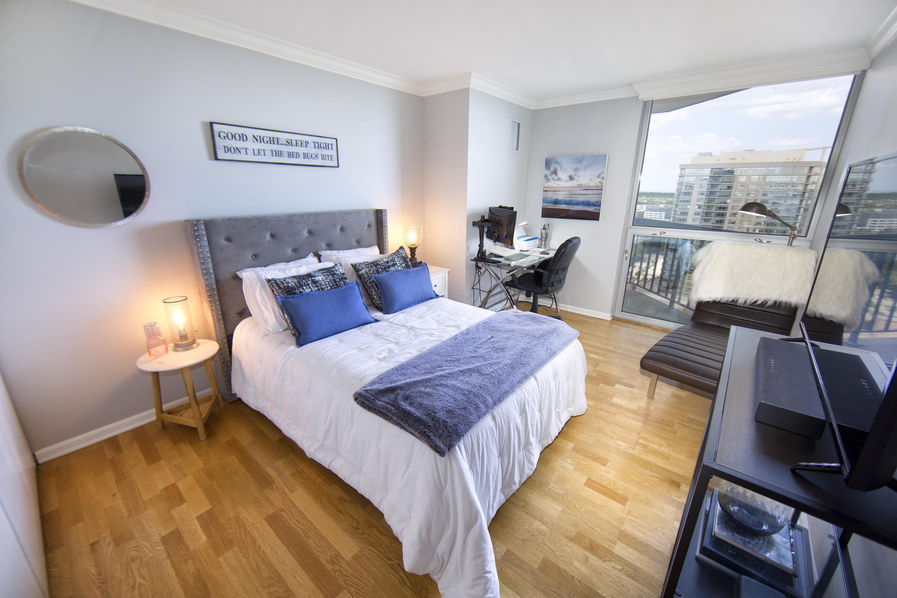 Milwaukee, Wisconsin, 53202, United States, 2 Bedrooms Bedrooms, ,3 BathroomsBathrooms,Residential,For Sale,1992022