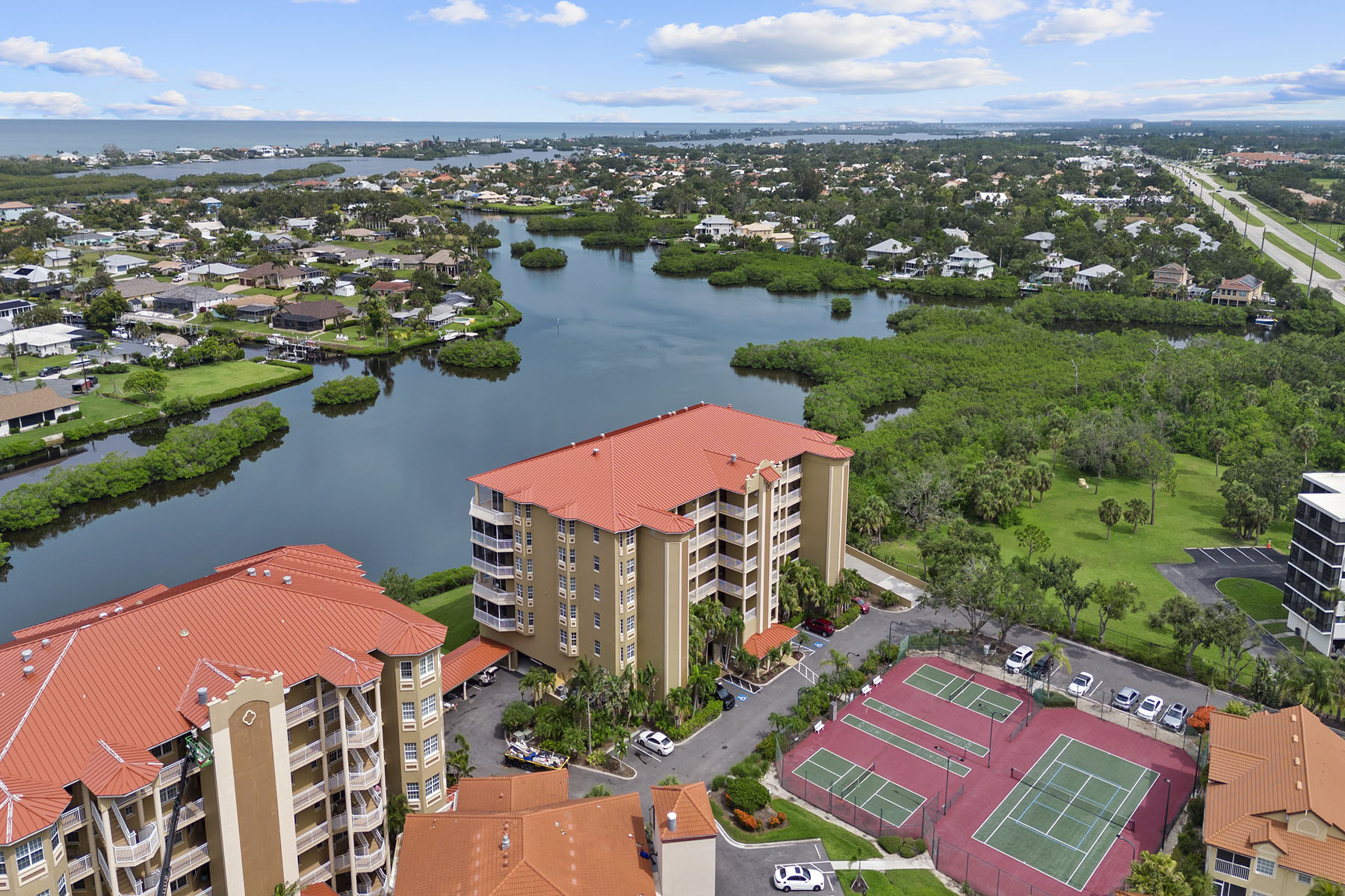  BLACKBURN HARBOR RESIDENCES - 物件實景