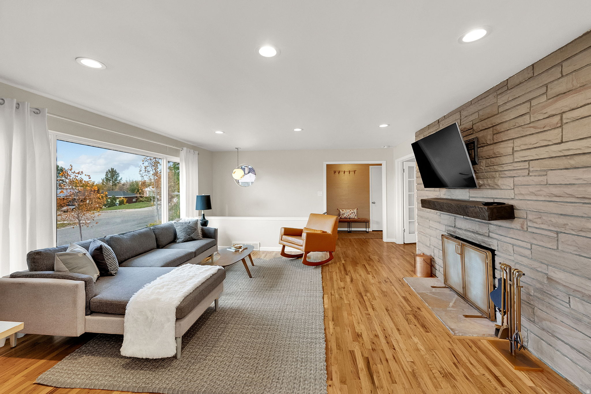 Salt Lake City, Utah, 84108, United States, 4 Bedrooms Bedrooms, ,2 BathroomsBathrooms,Residential,For Sale,1989223