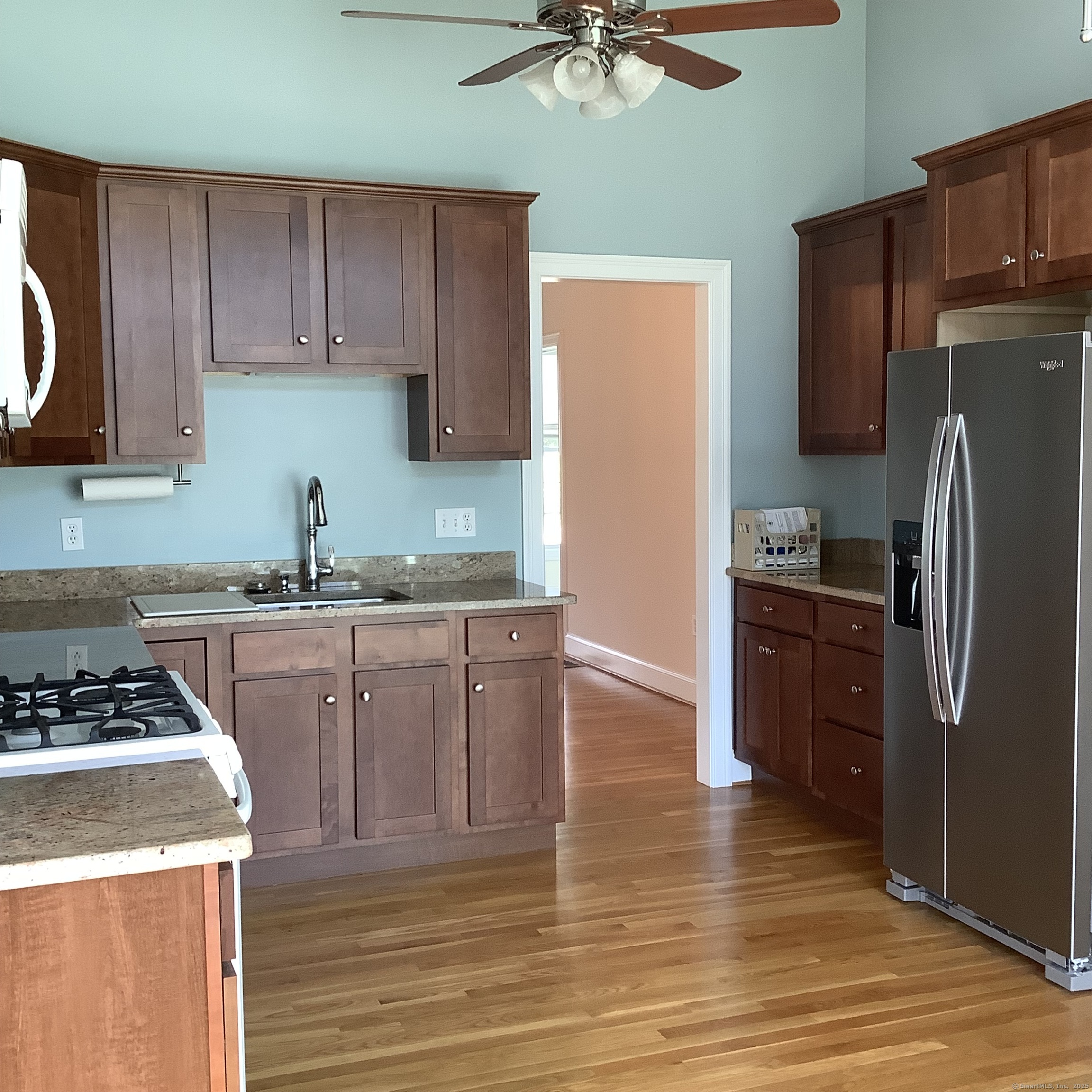 Cromwell, Connecticut, 06416, United States, 2 Bedrooms Bedrooms, ,2 BathroomsBathrooms,Residential,For Sale,1987108