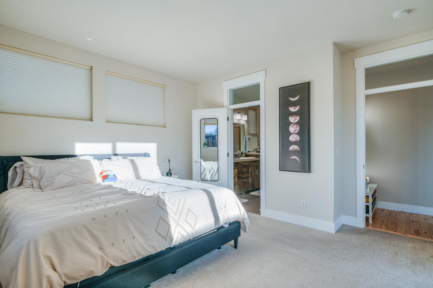 Bend, Oregon, 97703, United States, 3 Bedrooms Bedrooms, ,2 BathroomsBathrooms,Residential,For Sale,2005766