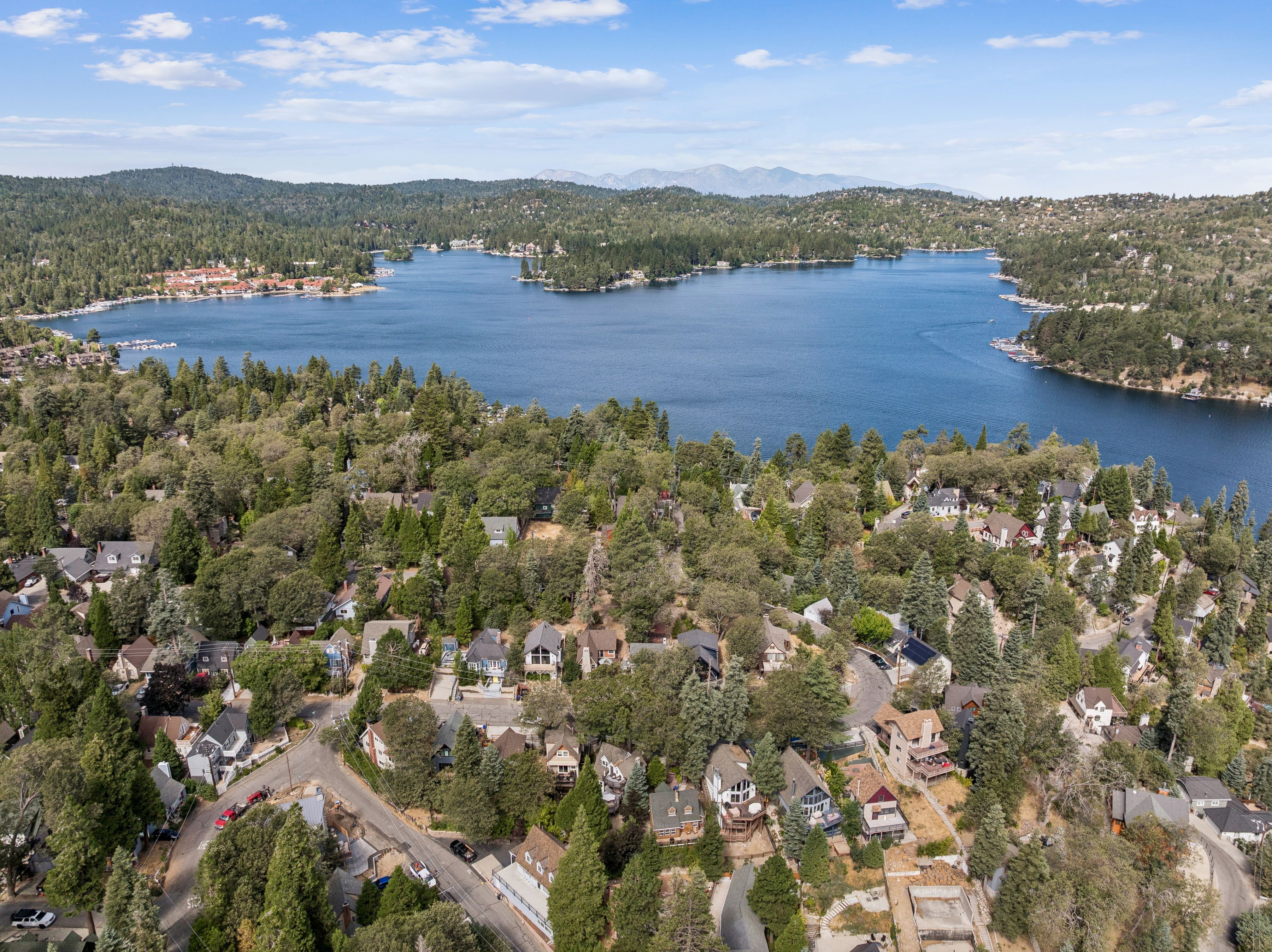  28815 Cedar Drive, Lake Arrowhead, CA 92352 - 物件實景
