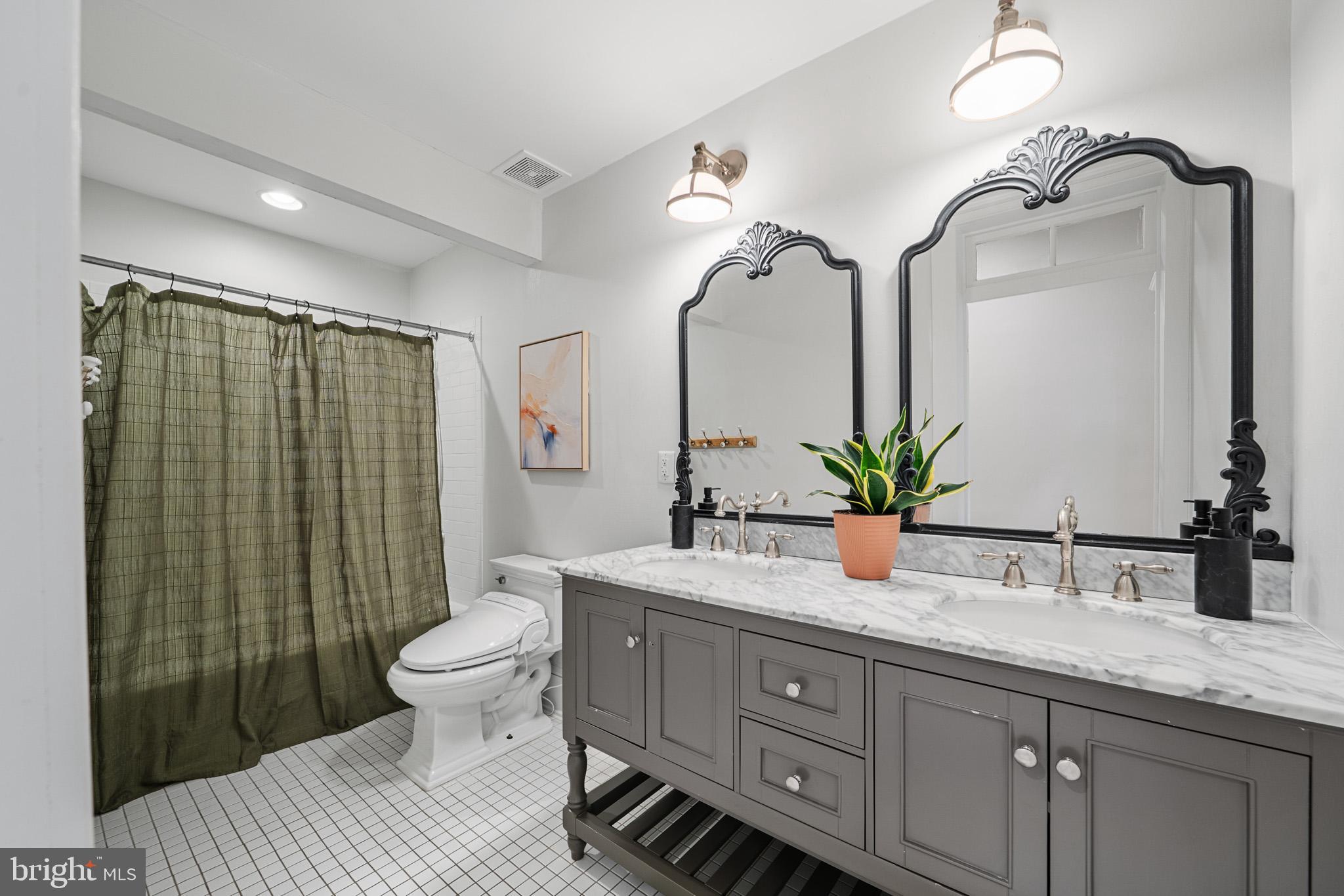 La Plata, Maryland, 20646, United States, 5 Bedrooms Bedrooms, ,4 BathroomsBathrooms,Residential,For Sale,1990245