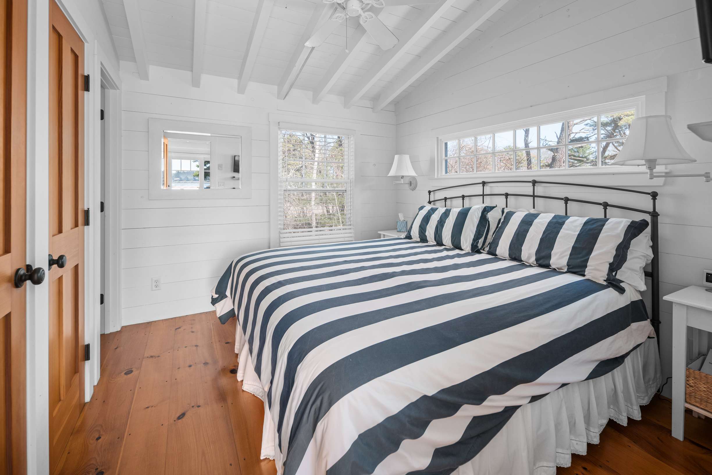  Oceanfront Compound - Main House + Two, 1 Bedroom Cottages in Cape Neddick - 物件實景