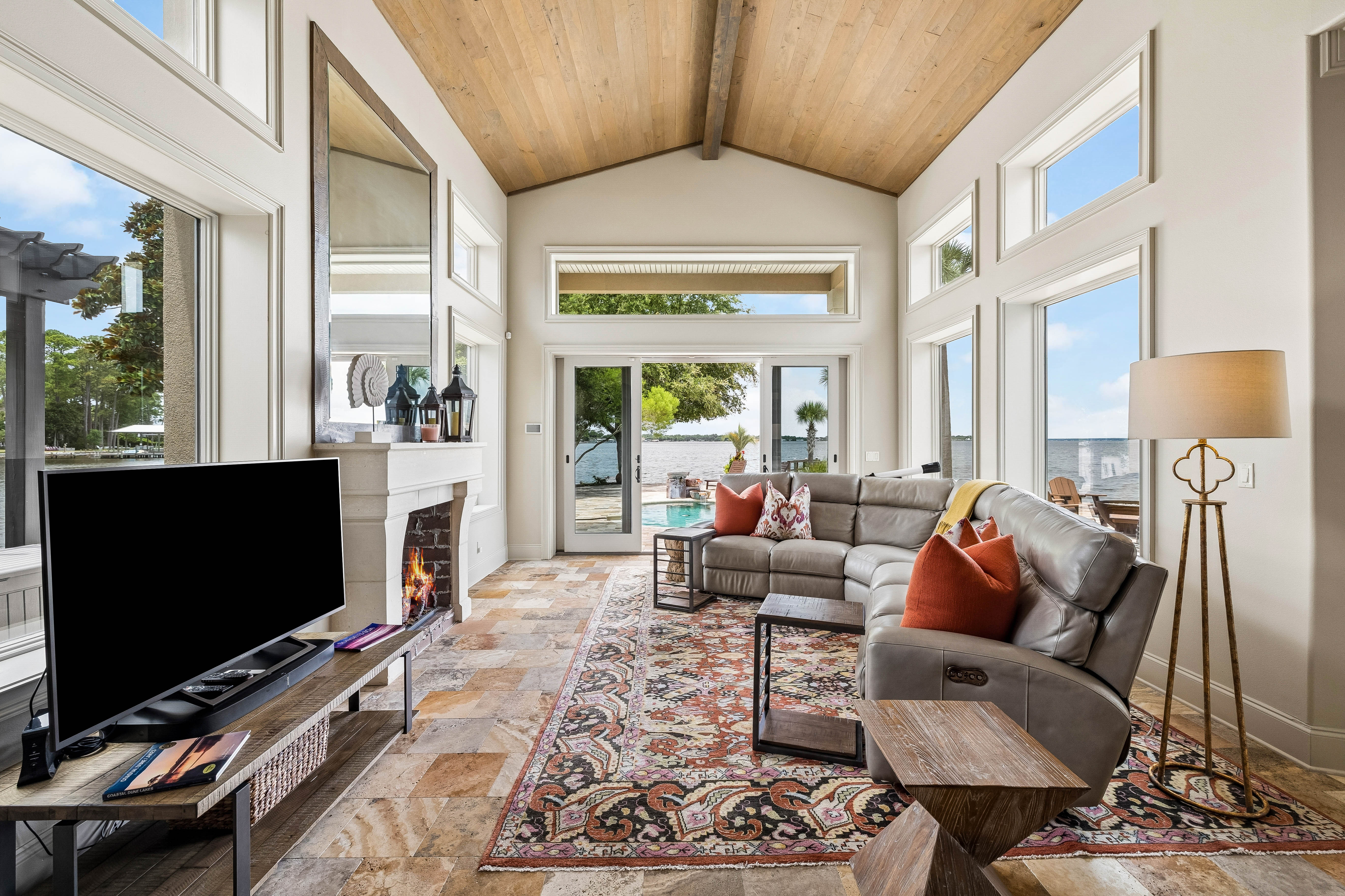  Private Peninsula Bayfront Legacy Estate With Resort-Style Living - 物件實景
