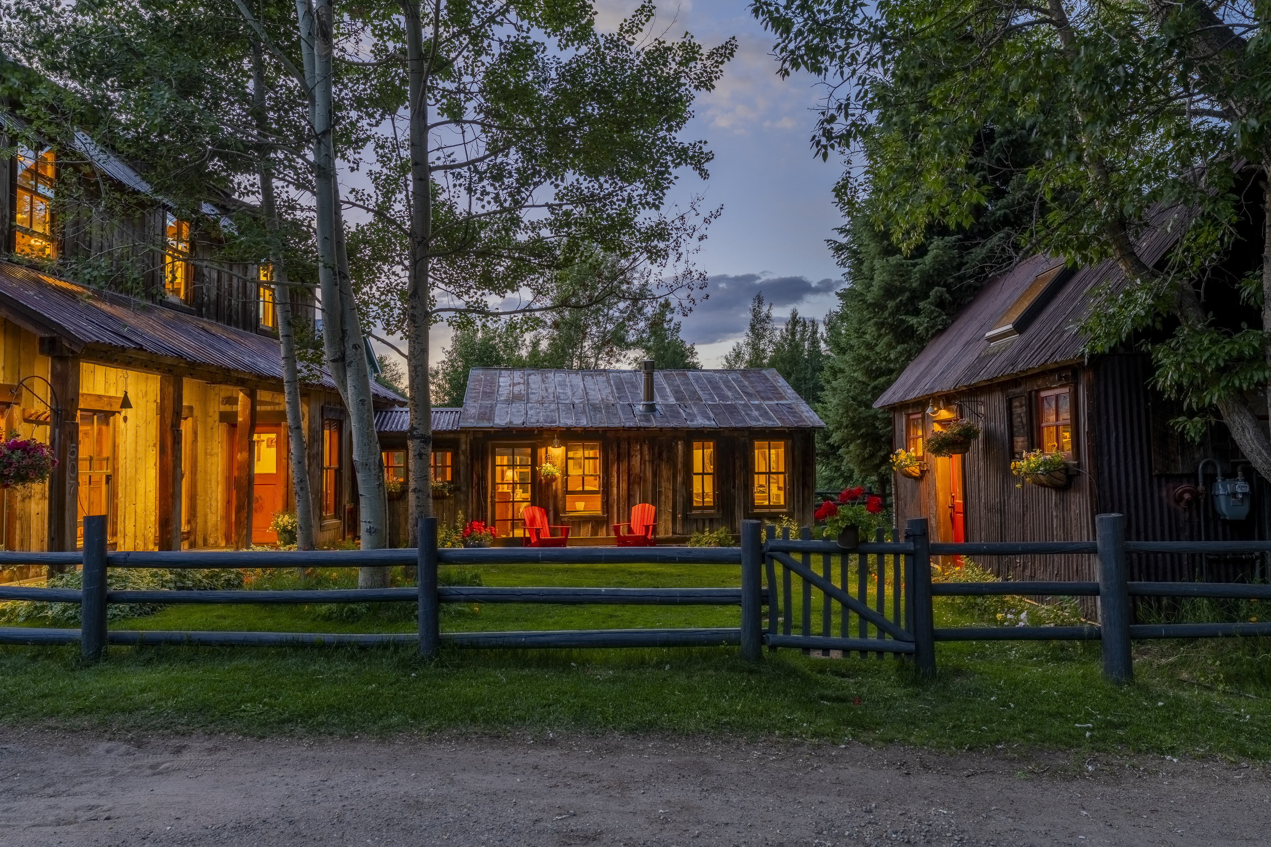  BEAR ALLEY - Unwrap The Fairytale - A Once-In-A-Lifetime Creekside Compound - 物件實景